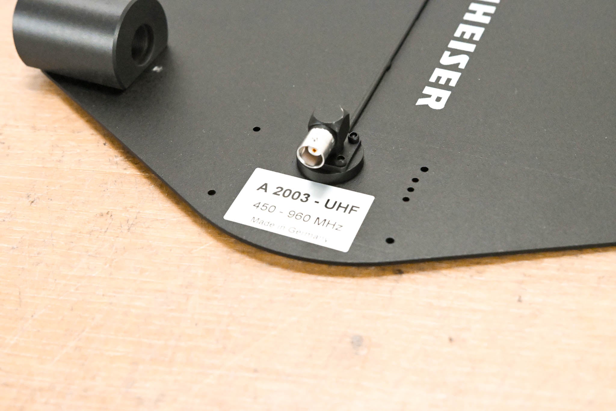 Sennheiser A 2003-UHF Passive Directional Antenna