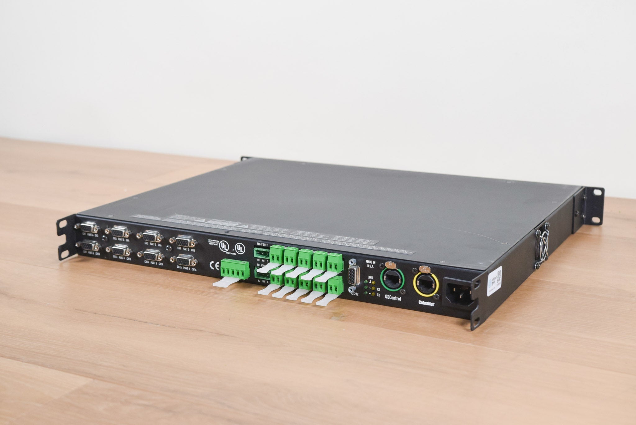 QSC Basis 904zz Amplifier/Loudspeaker Control Processor