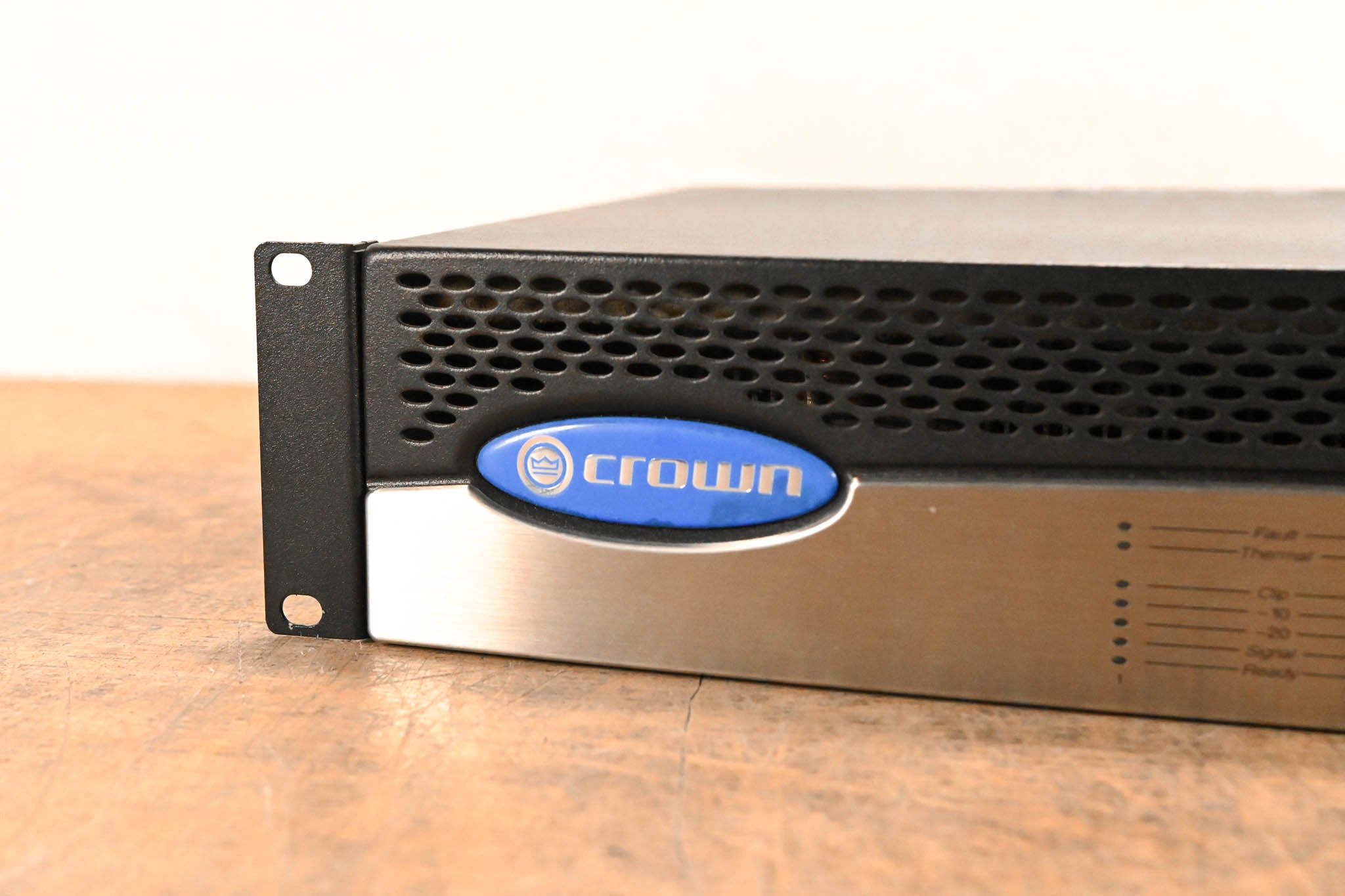 Crown CTs 600 Two-Channel 300W Power Amplifier