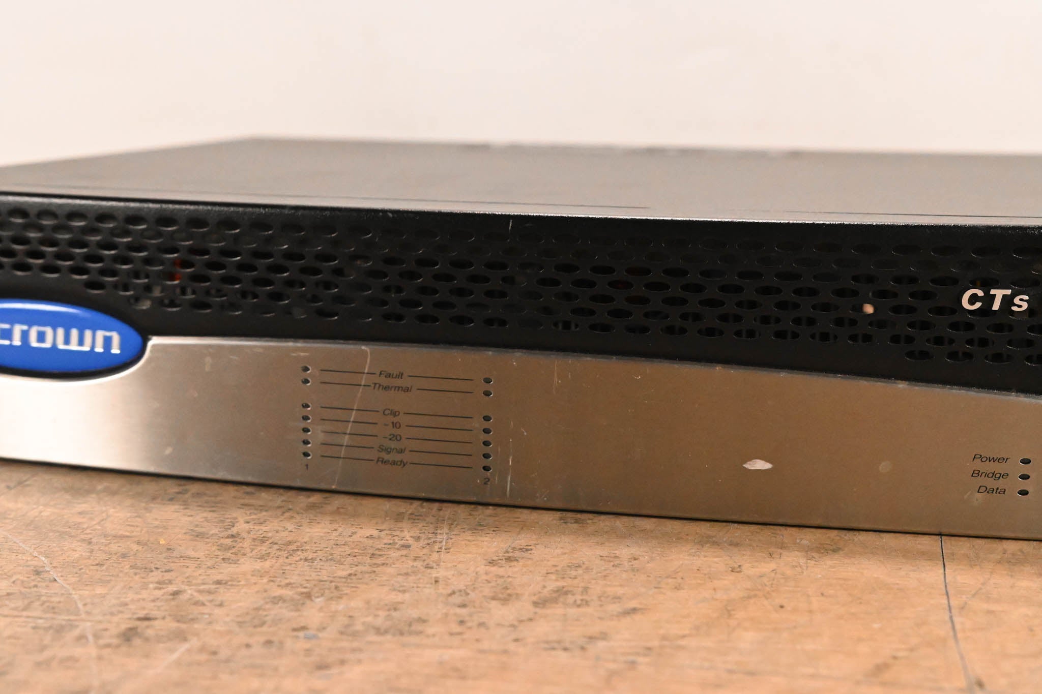Crown CTs 600 Two-Channel 300W Power Amplifier