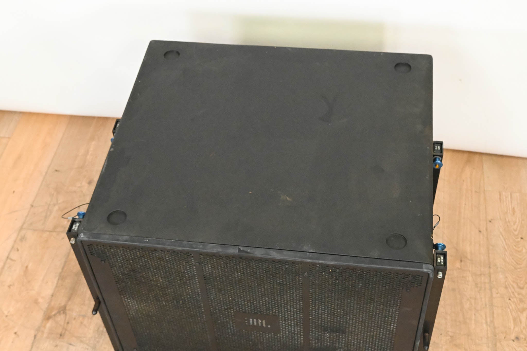 JBL VT4881A Compact Arrayable 18" Subwoofer