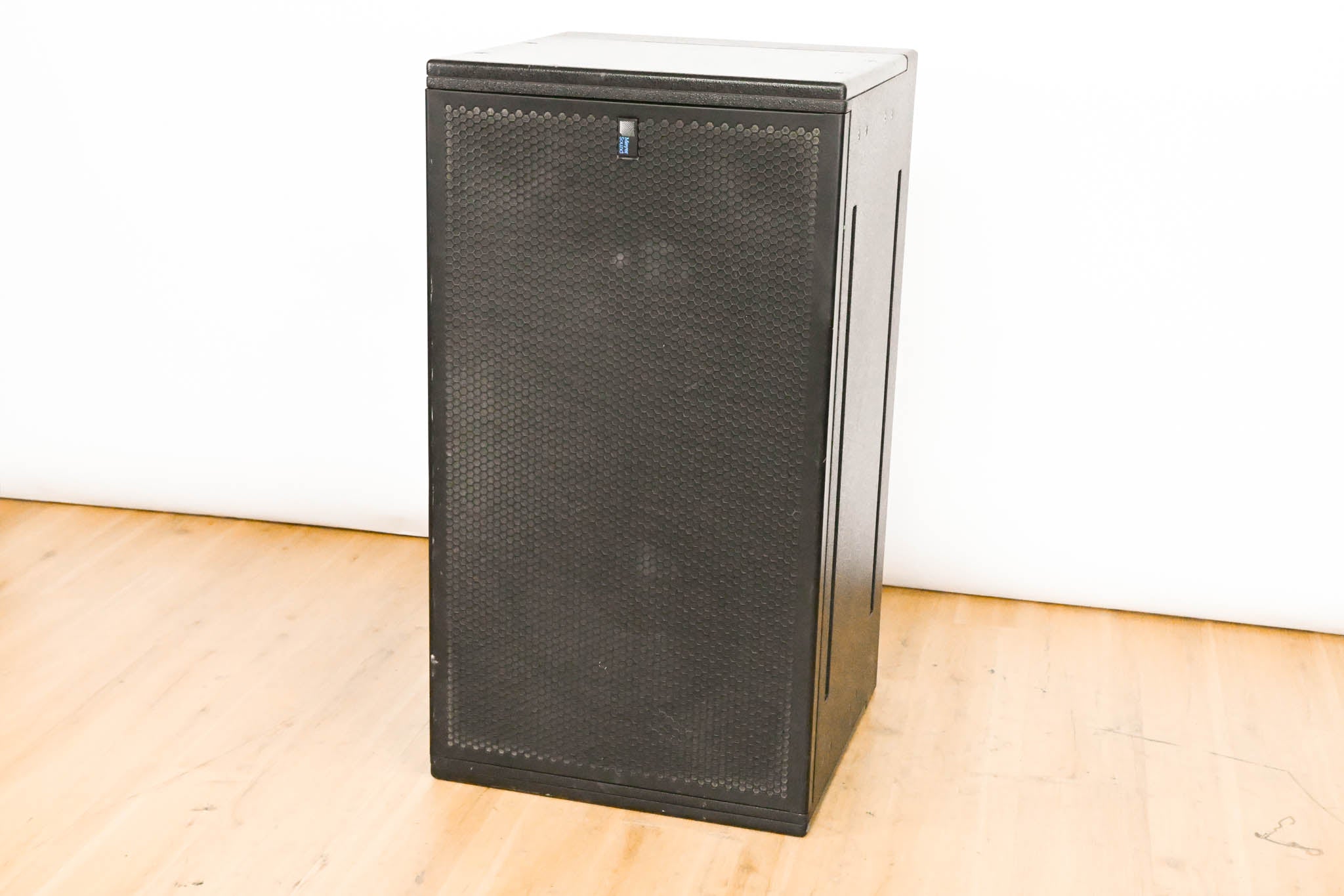 Meyer Sound 600-HP Compact High-Power Subwoofer