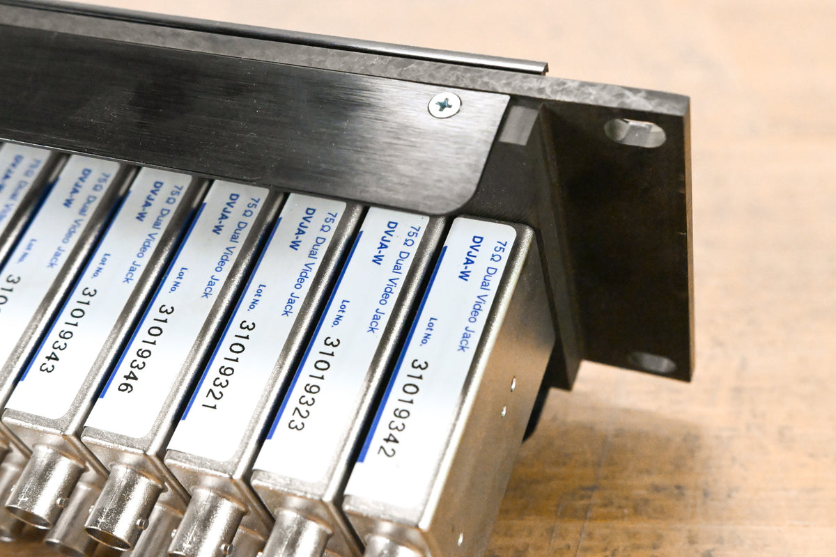 Canare 26DV-2U Digital Video Patchbay w/ DVJA-W 75Ω Modules