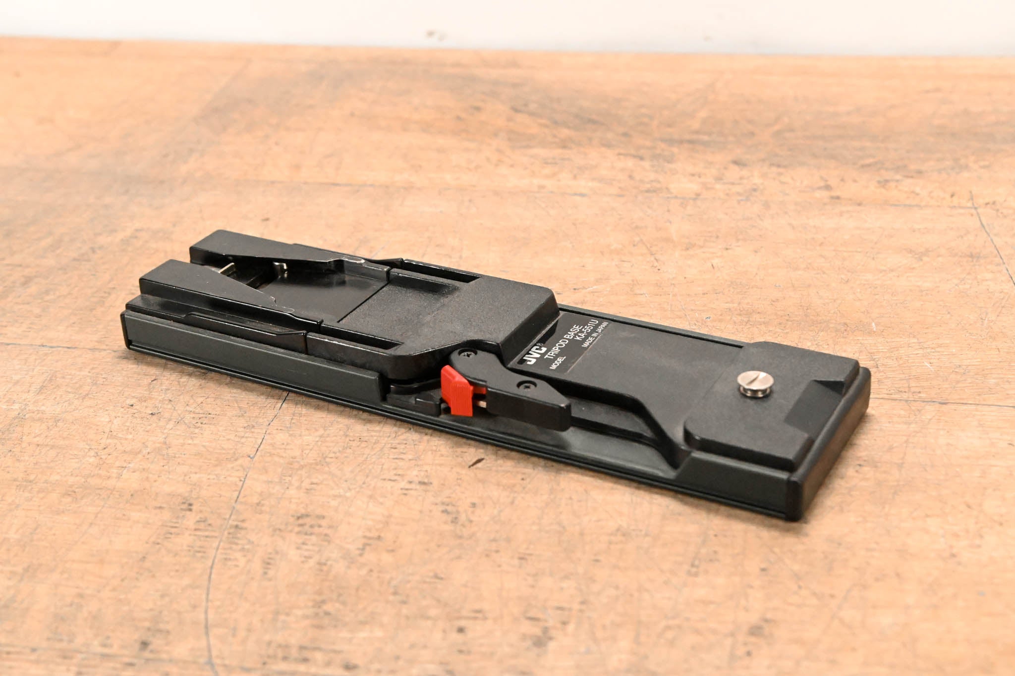 JVC KA-551U Tripod Adapter Plate