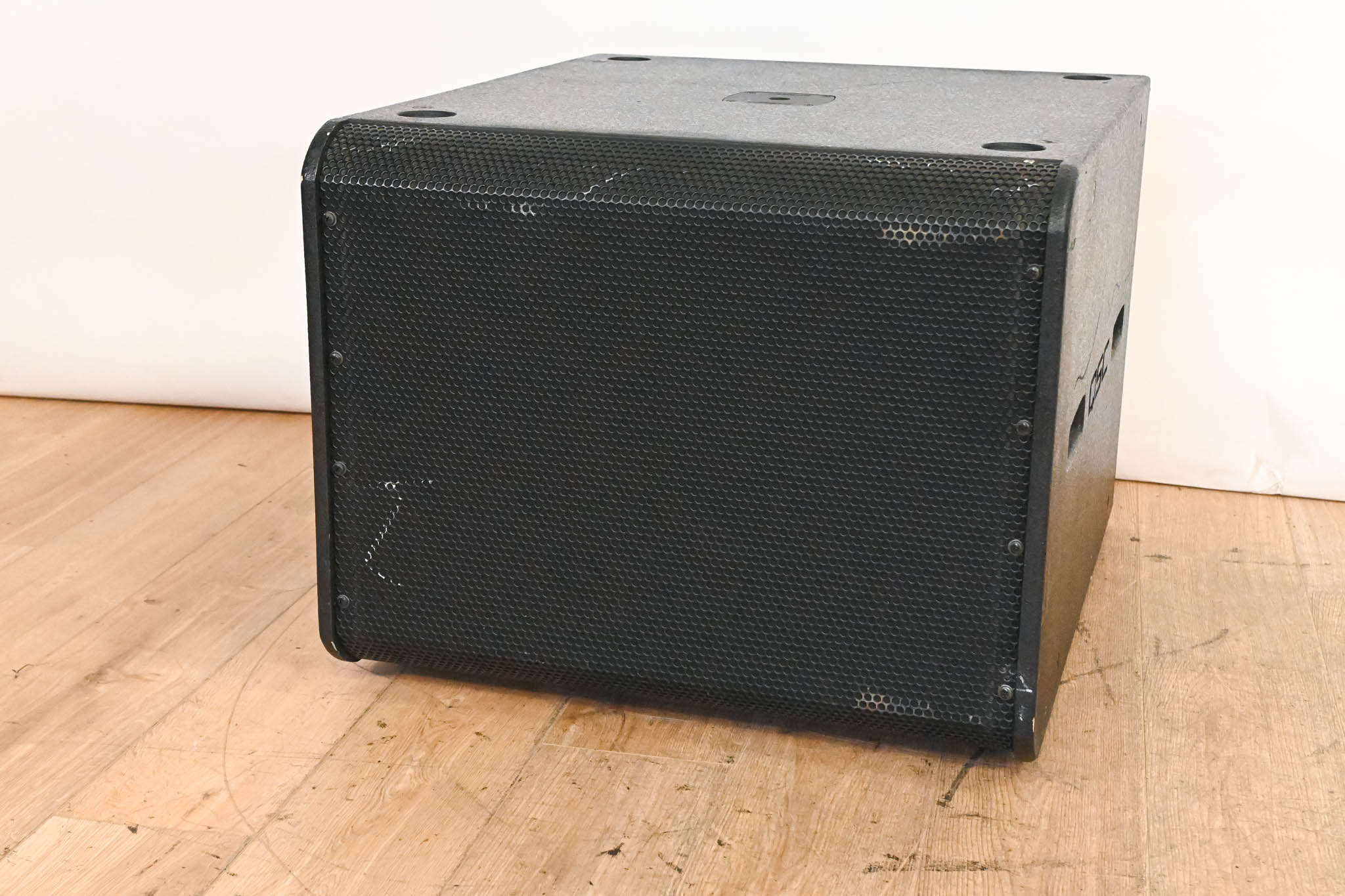 QSC GP118-SW 18" 850W Passive Subwoofer