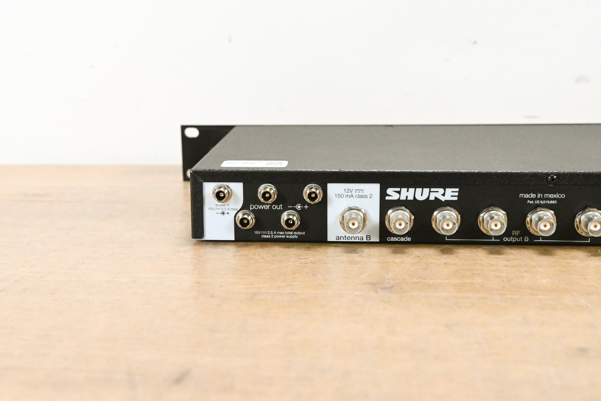 Shure UA844+SWB UHF Wideband Antenna Distribution System NO POWER SUPPLY