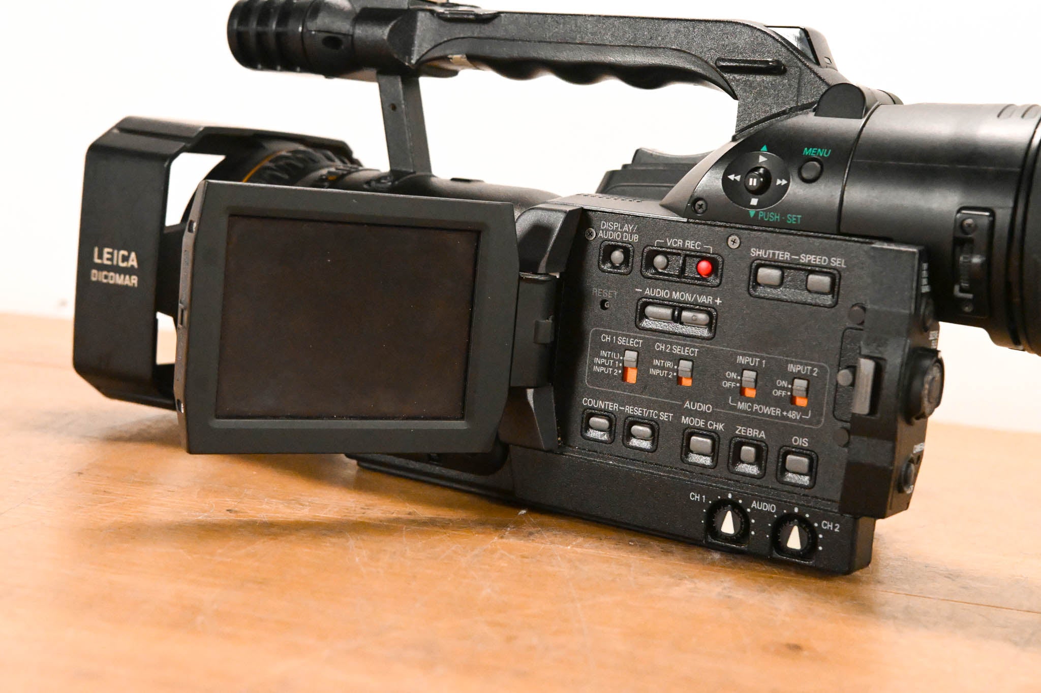 Panasonic AG-DVX100B 3-CCD Mini-DV Cinema Video Camcorder CG01Z0L