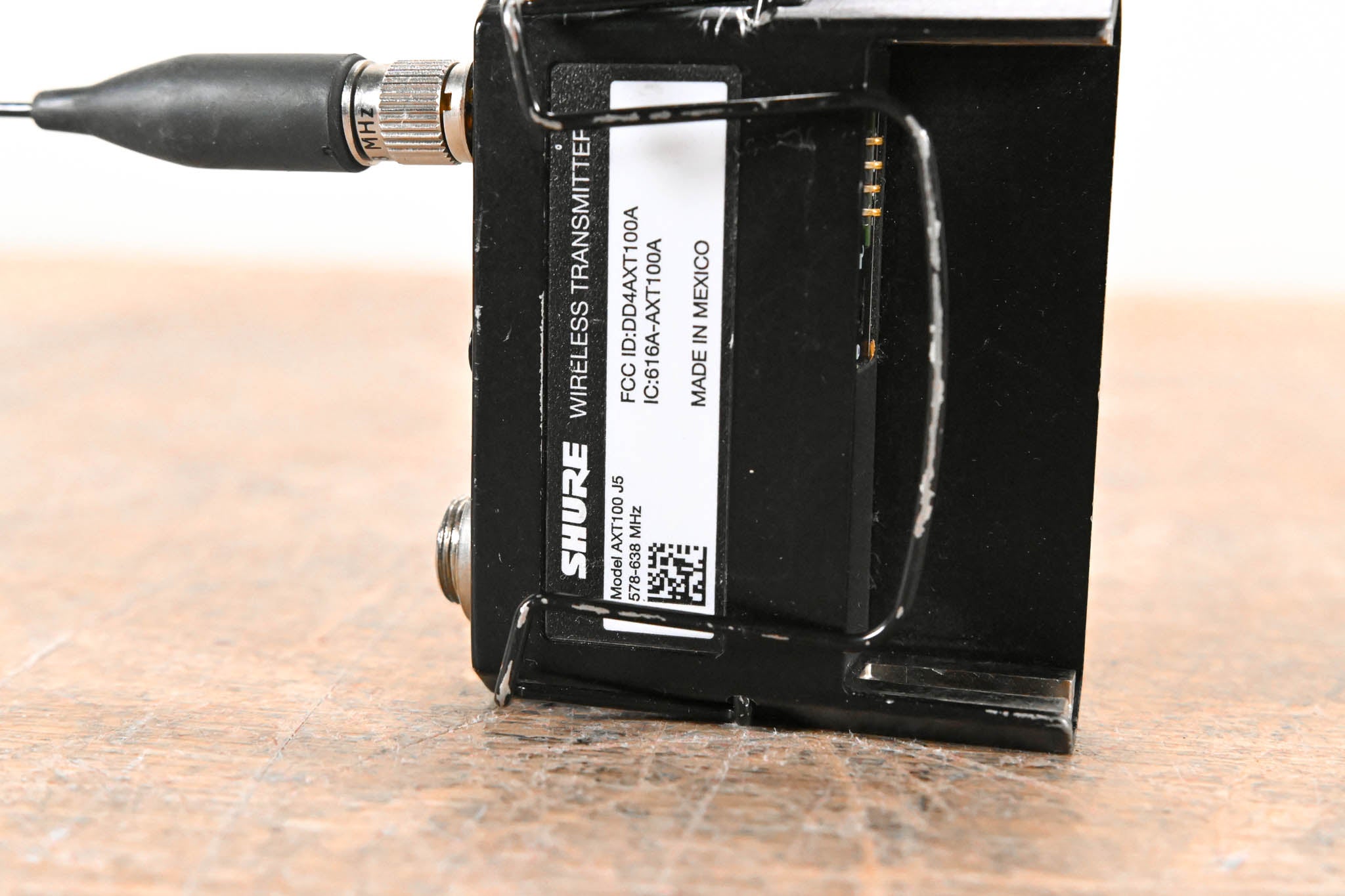 Shure AXT100 Bodypack Transmitter - J5 Band: 578-638 MHz CG01BML