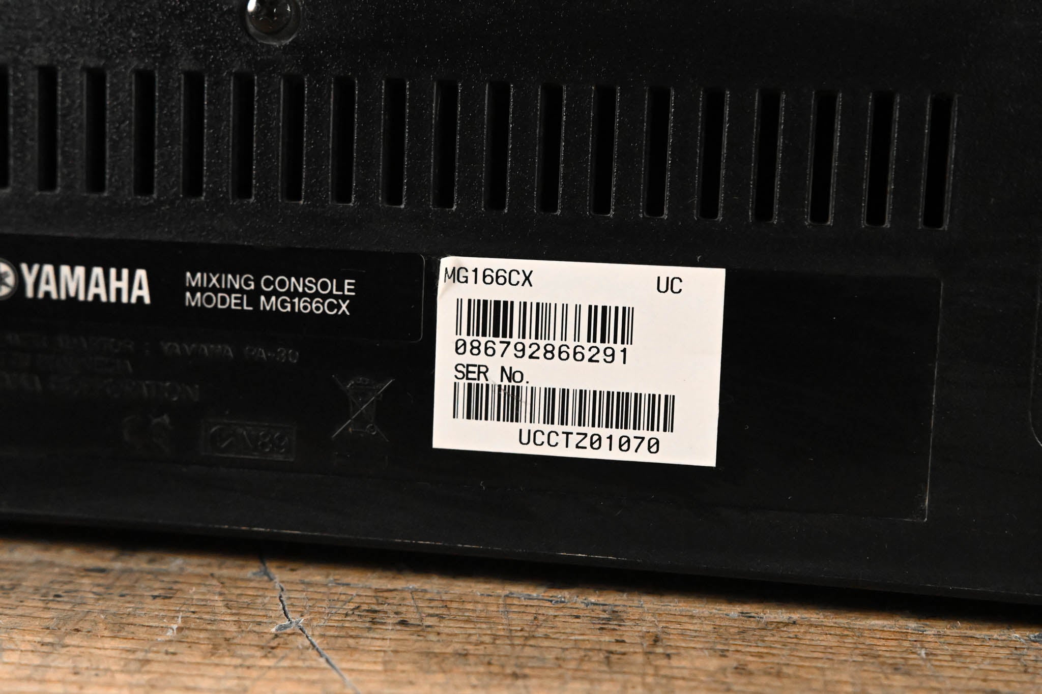 Yamaha MG166CX 16-Channel, 6-Bus Analog Mixer