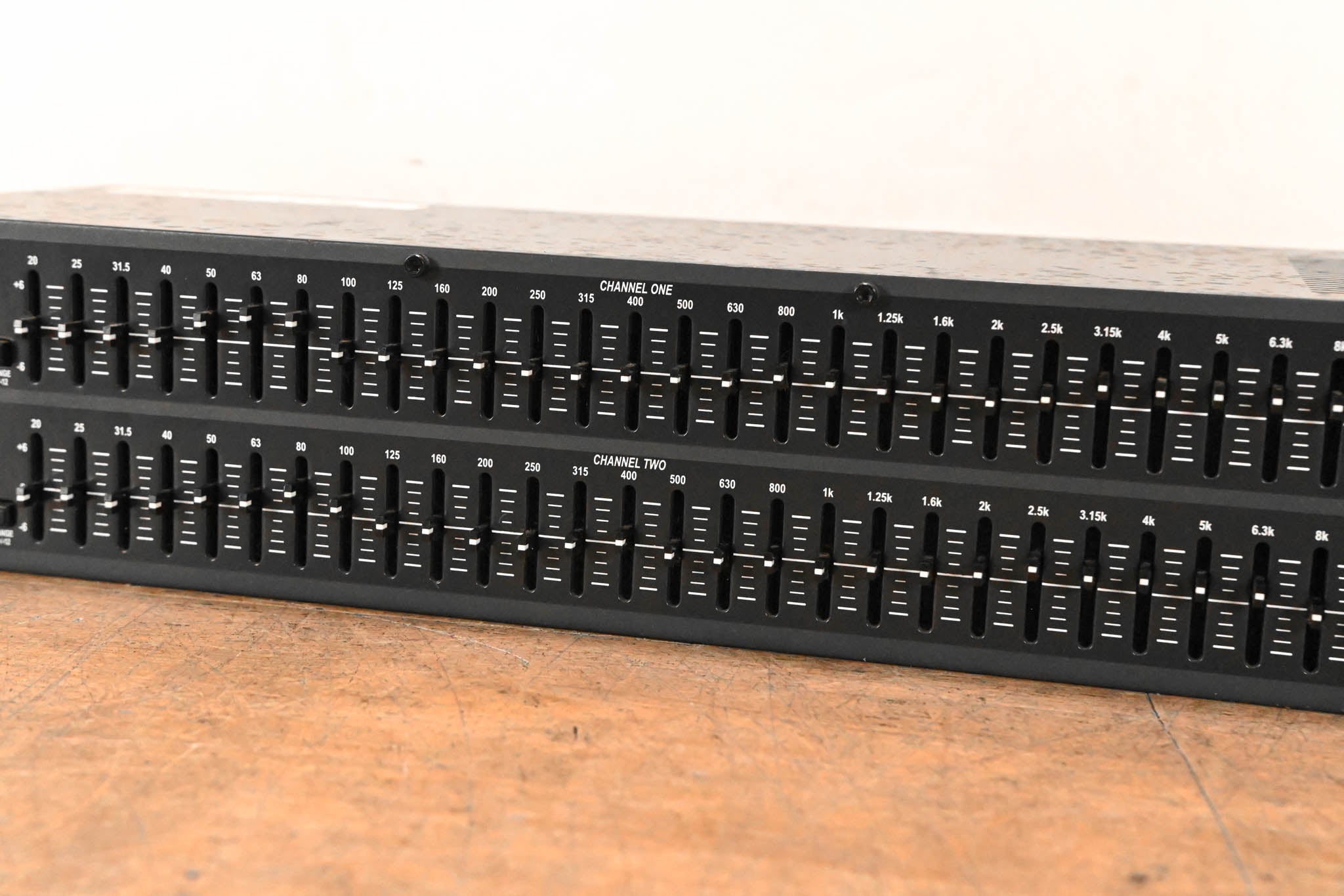 dbx 231 Dual-Channel 31-Band Graphic Equalizer
