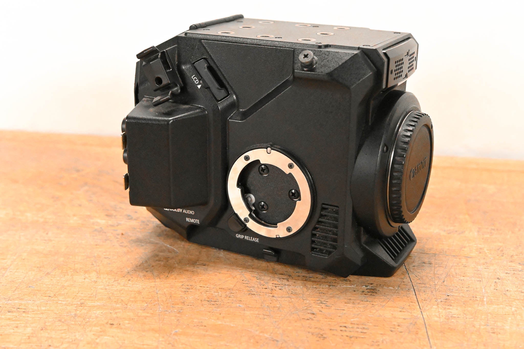 Panasonic AU-EVA1 Compact 5.7K Super 35mm Cinema Camera