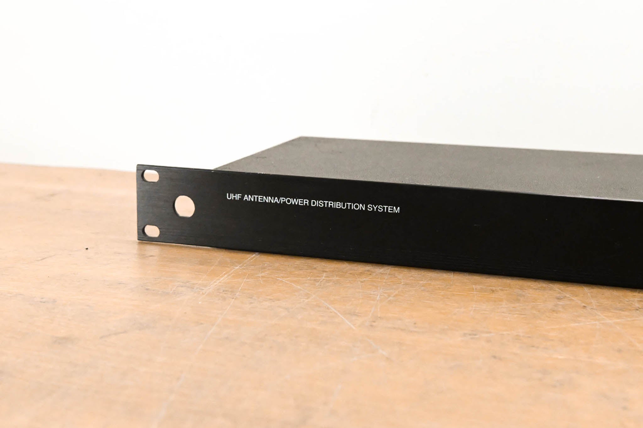 Shure UA844US Wideband UHF Antenna and Power Distributor (NO PSU)