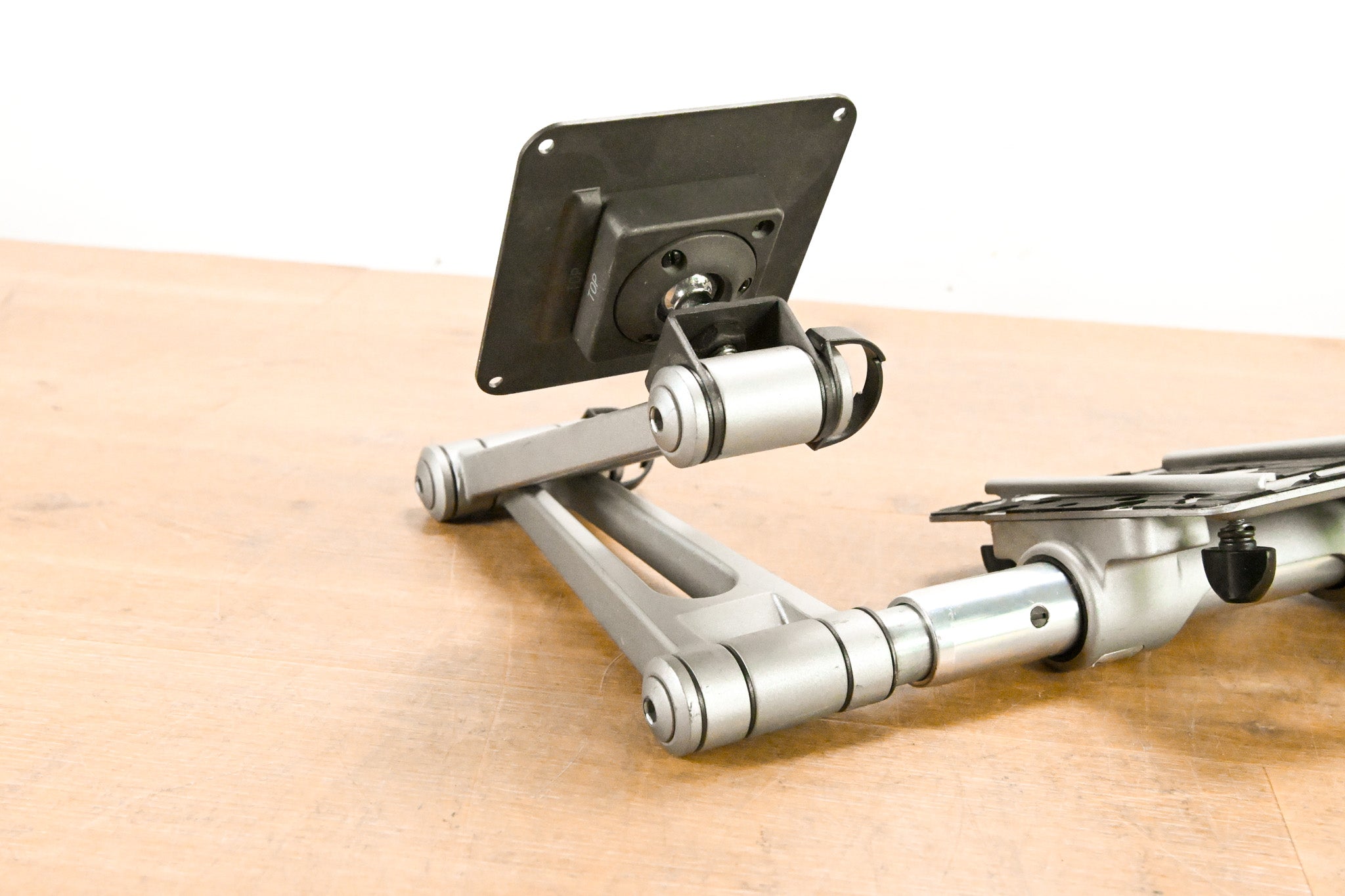 Humanscale M7 Adjustable Monitor Arm