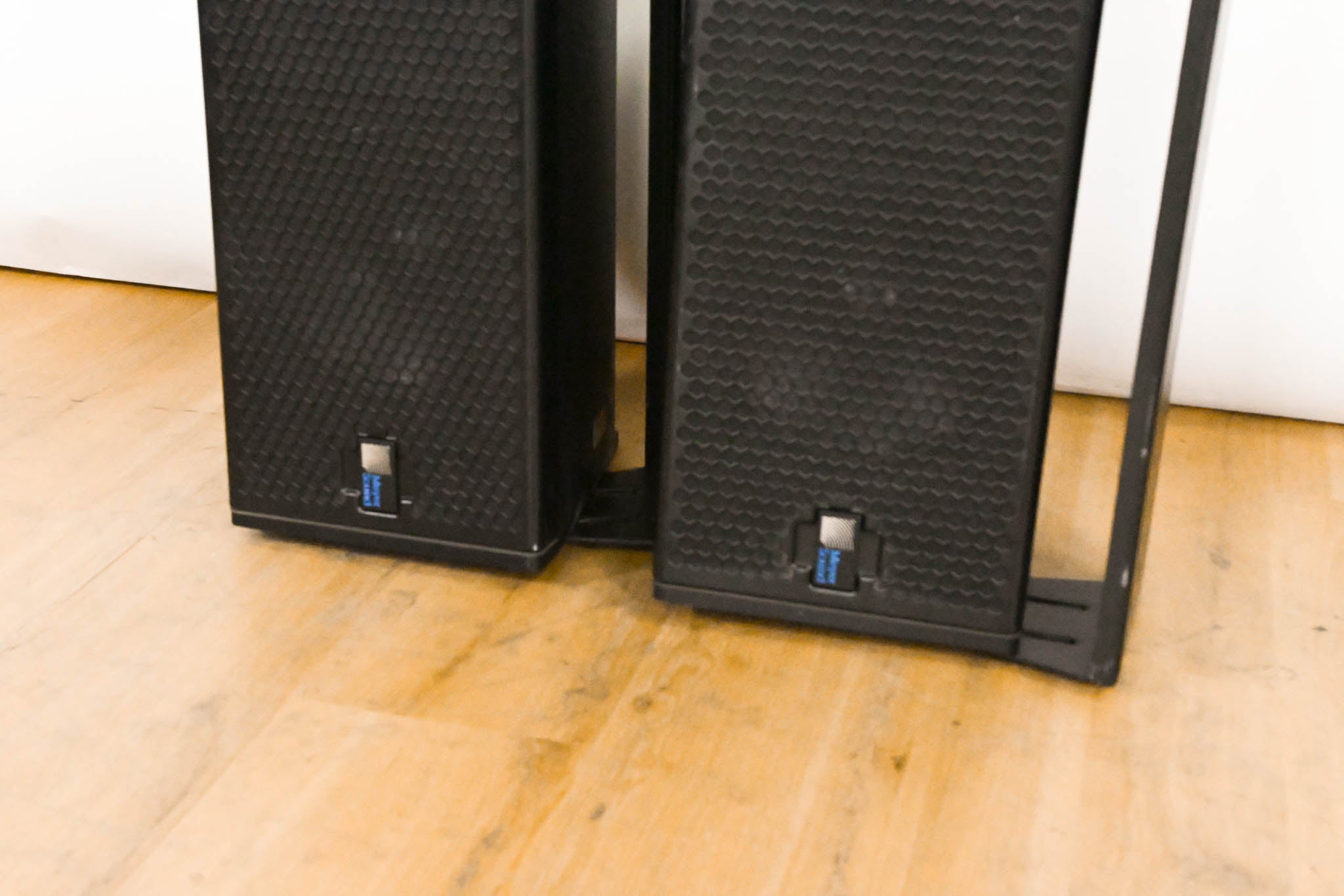 Meyer Sound UPJunior UltraCompact VariO Loudspeaker (PAIR)