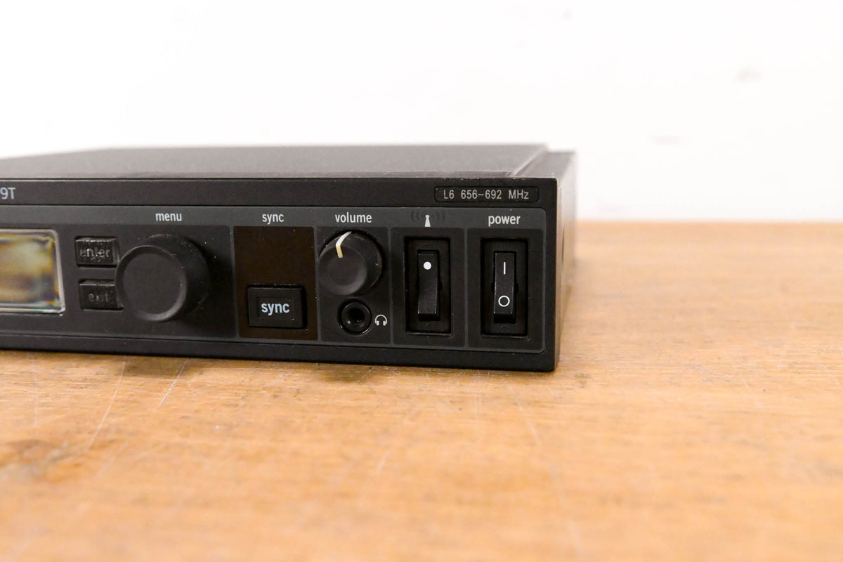 Shure PSM 900 Wireless IEM System L6 Band: 656-692 MHz (NO POWER SUPPLY)