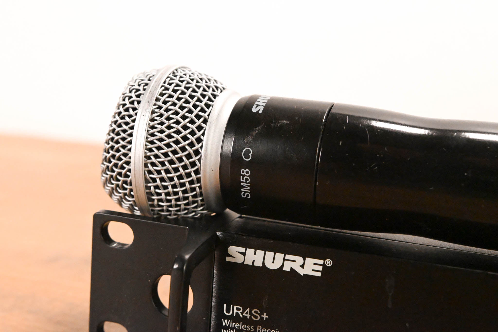 Shure UR4S+ Wireless Receiver with one UR2/SM58 Handheld Mic - G1 Band