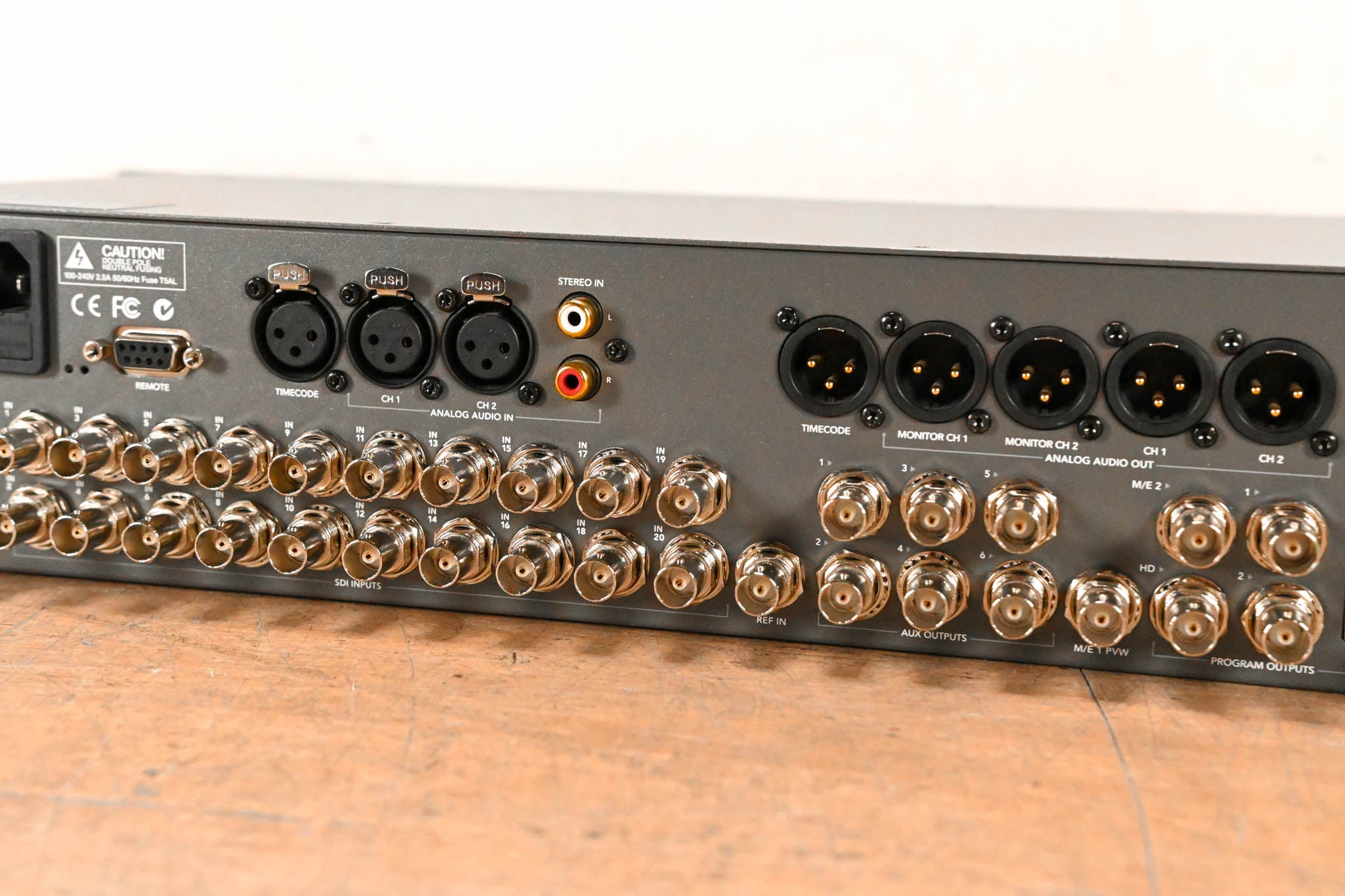 Blackmagic Design ATEM 2 M/E Production Studio 4K