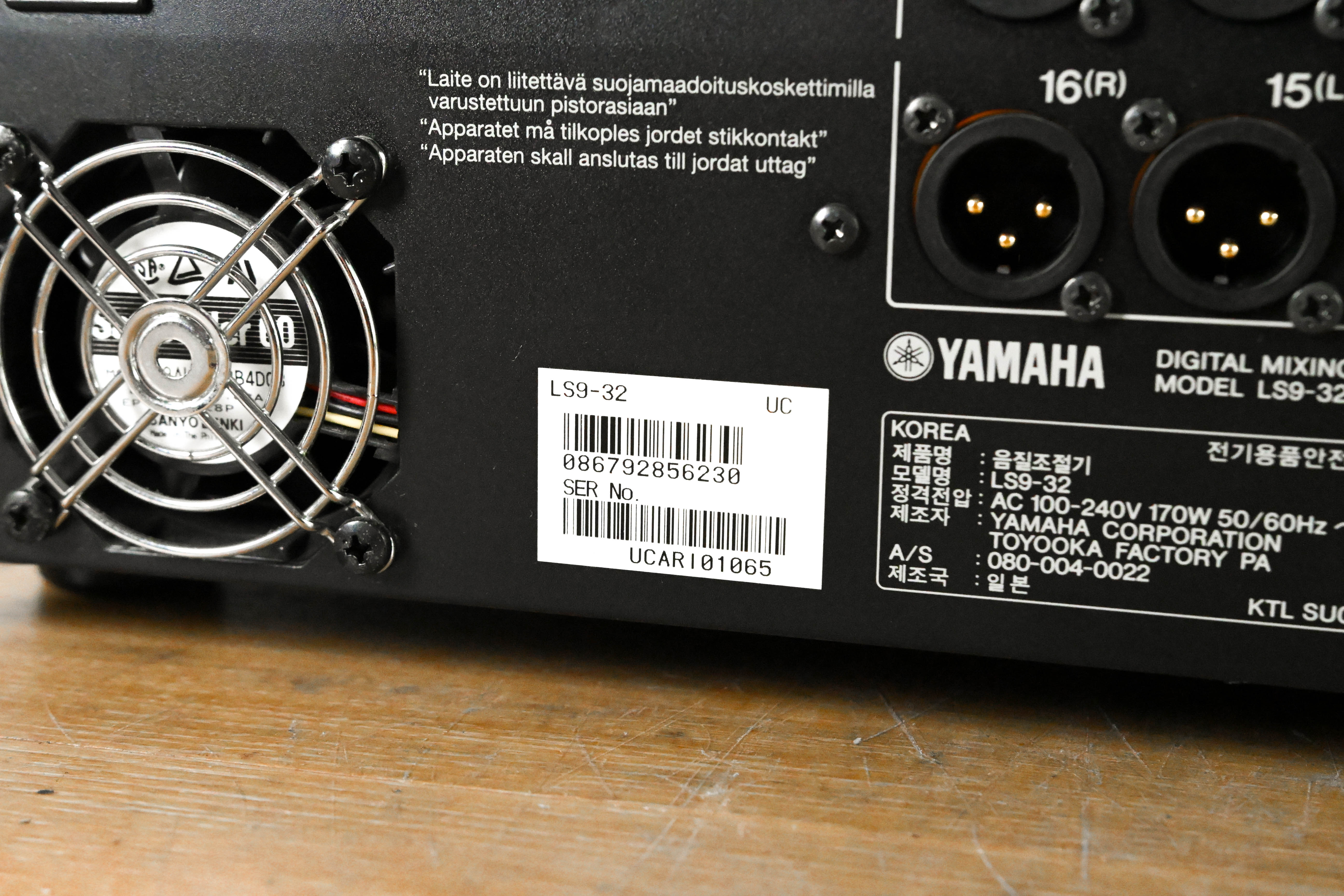 Yamaha LS9-32 32-Input Digital Mixing Console