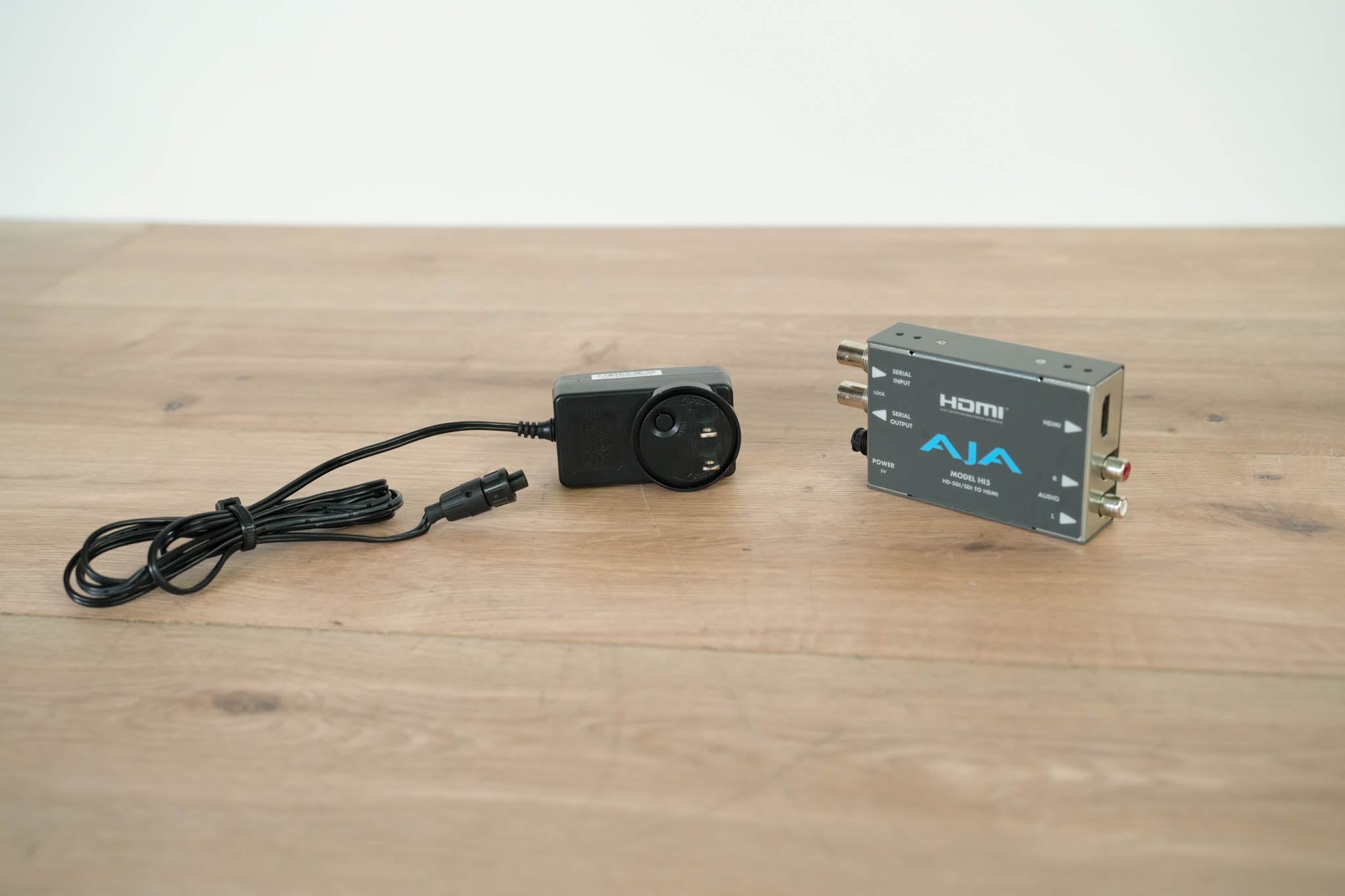 AJA HI5 HD/SD-SDI to HDMI Video and Audio Converter