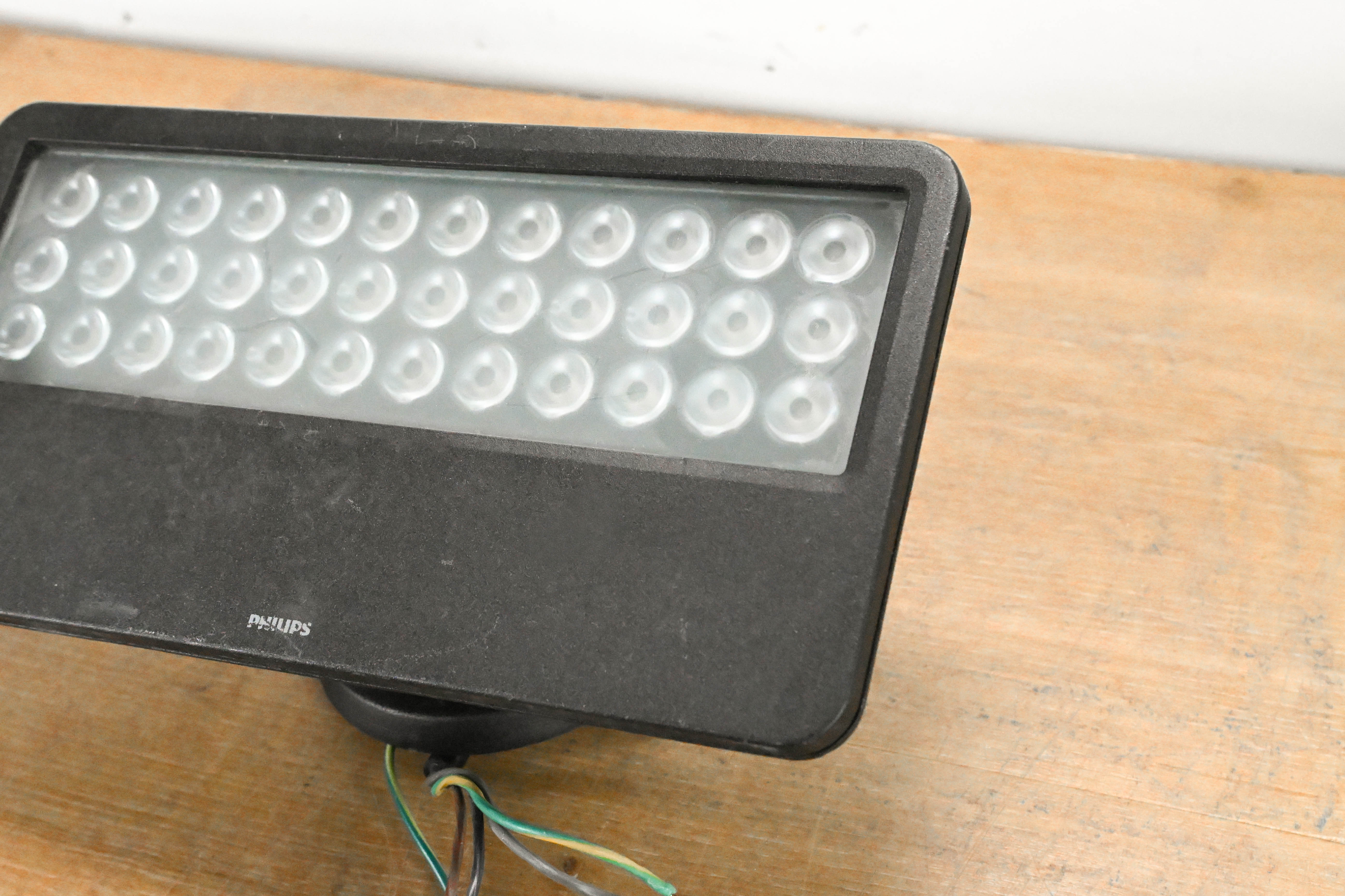 Philips iW Blast Powercore 21° Frosted Lens LED Fixture - Black