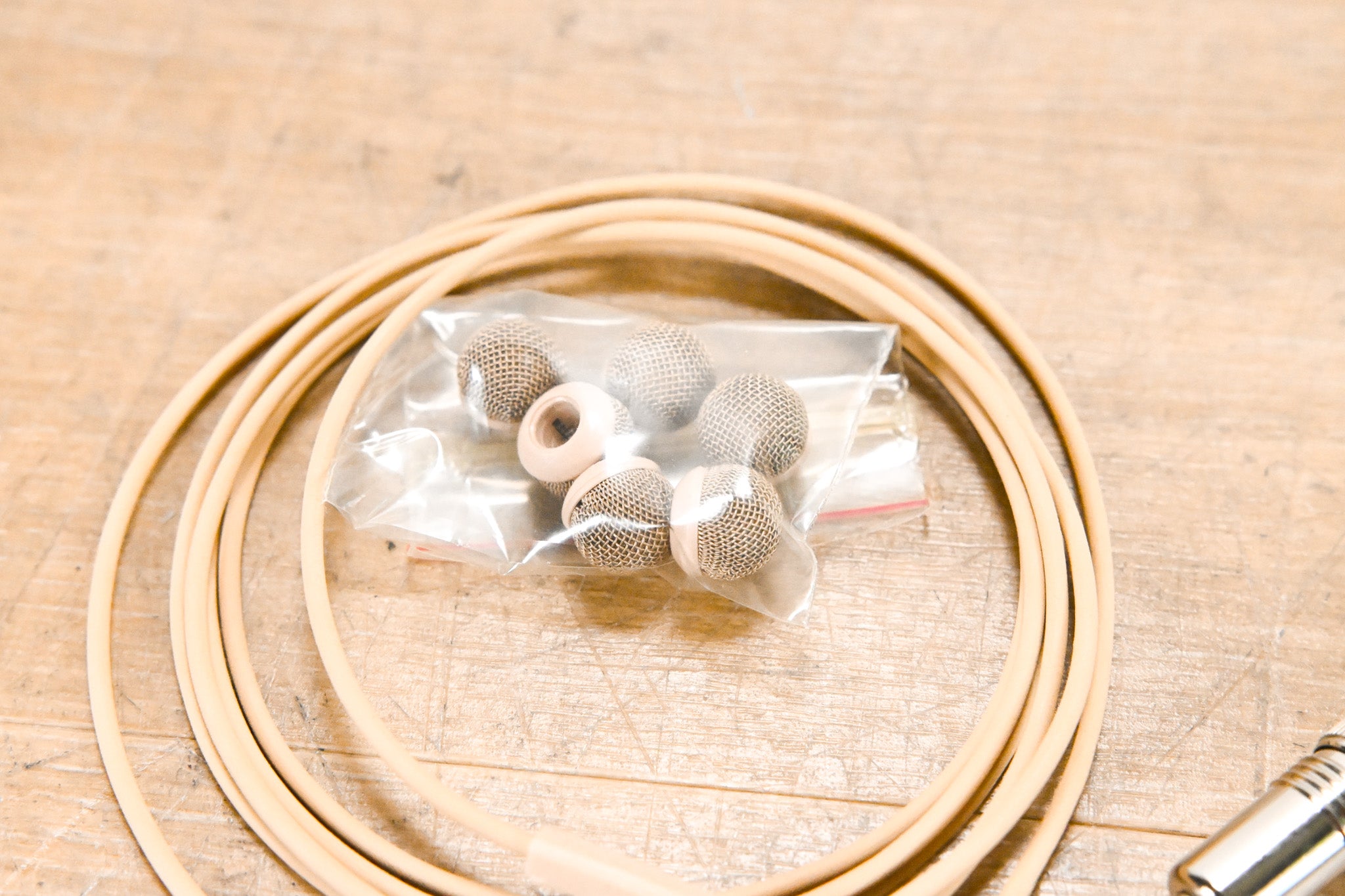 Sennheiser MKE 2 Lavalier Lapel Mic w/ Locking 3.5mm Connector - Beige