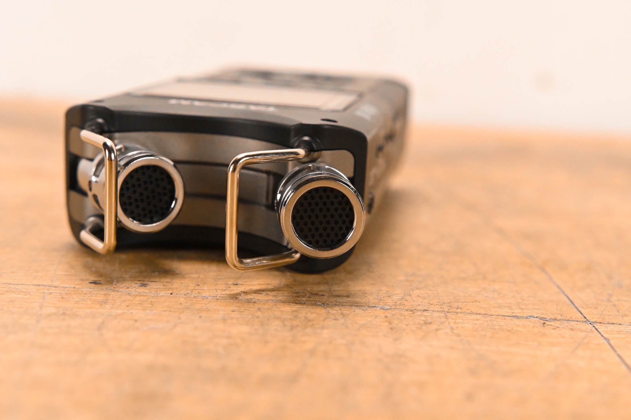 TASCAM DR-40 Handheld 4-Track Recorder