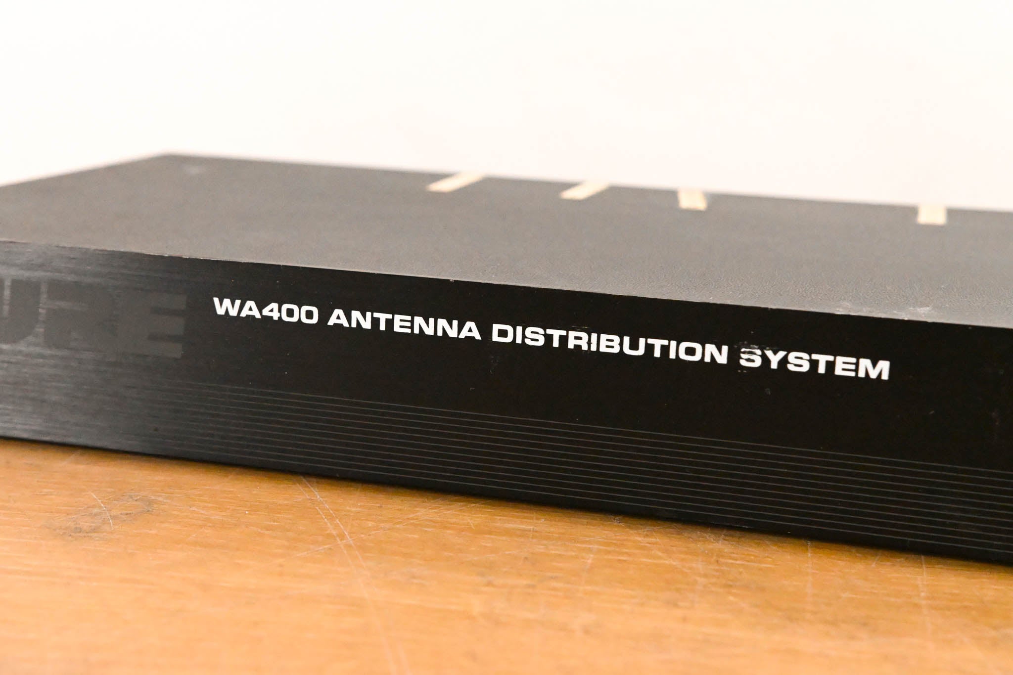 Shure WA400 Antenna Distribution System - 169-216 MHz (NO POWER SUPPLY)