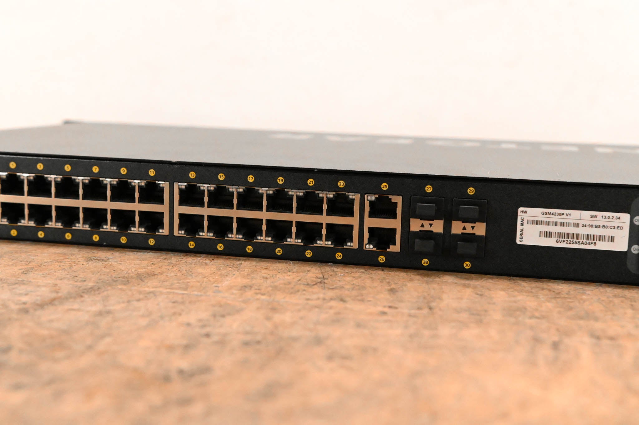 NETGEAR M4250-26G4F-PoE+ AV Line 24x1G PoE+ 300W 2x1G and 4xSFP Switch