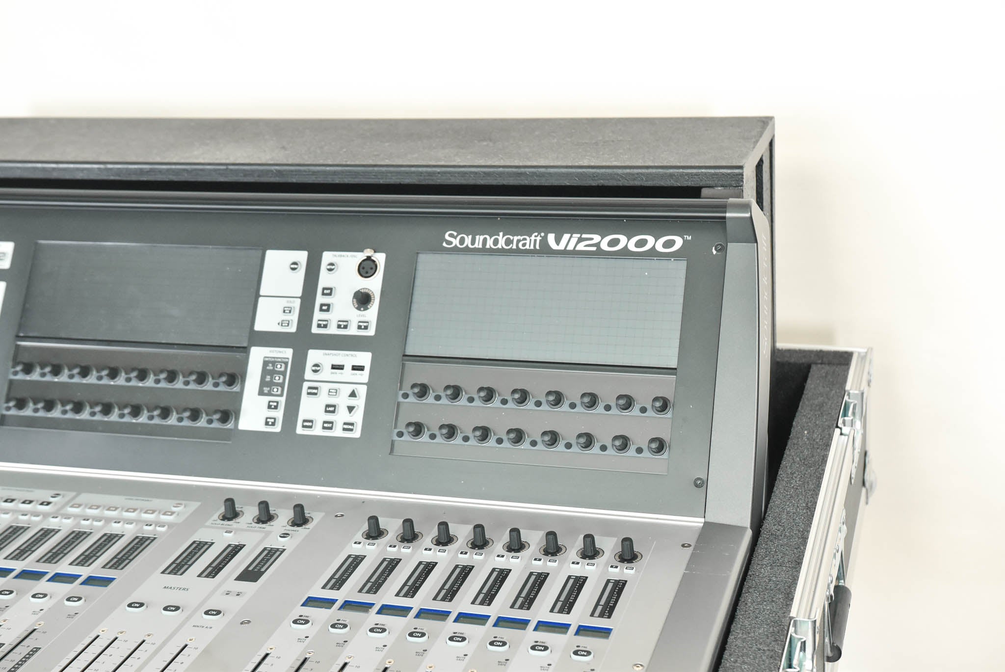 Soundcraft Vi2000 Live Digital Mixing System with Stage Rack