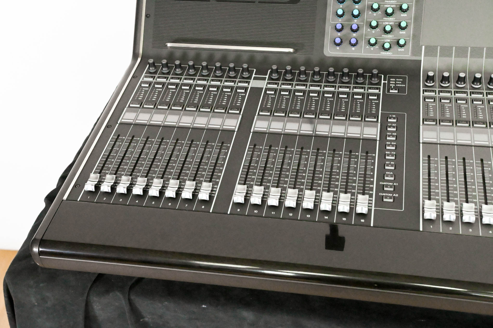 Yamaha CL5 72-Channel Digital Mixing Console