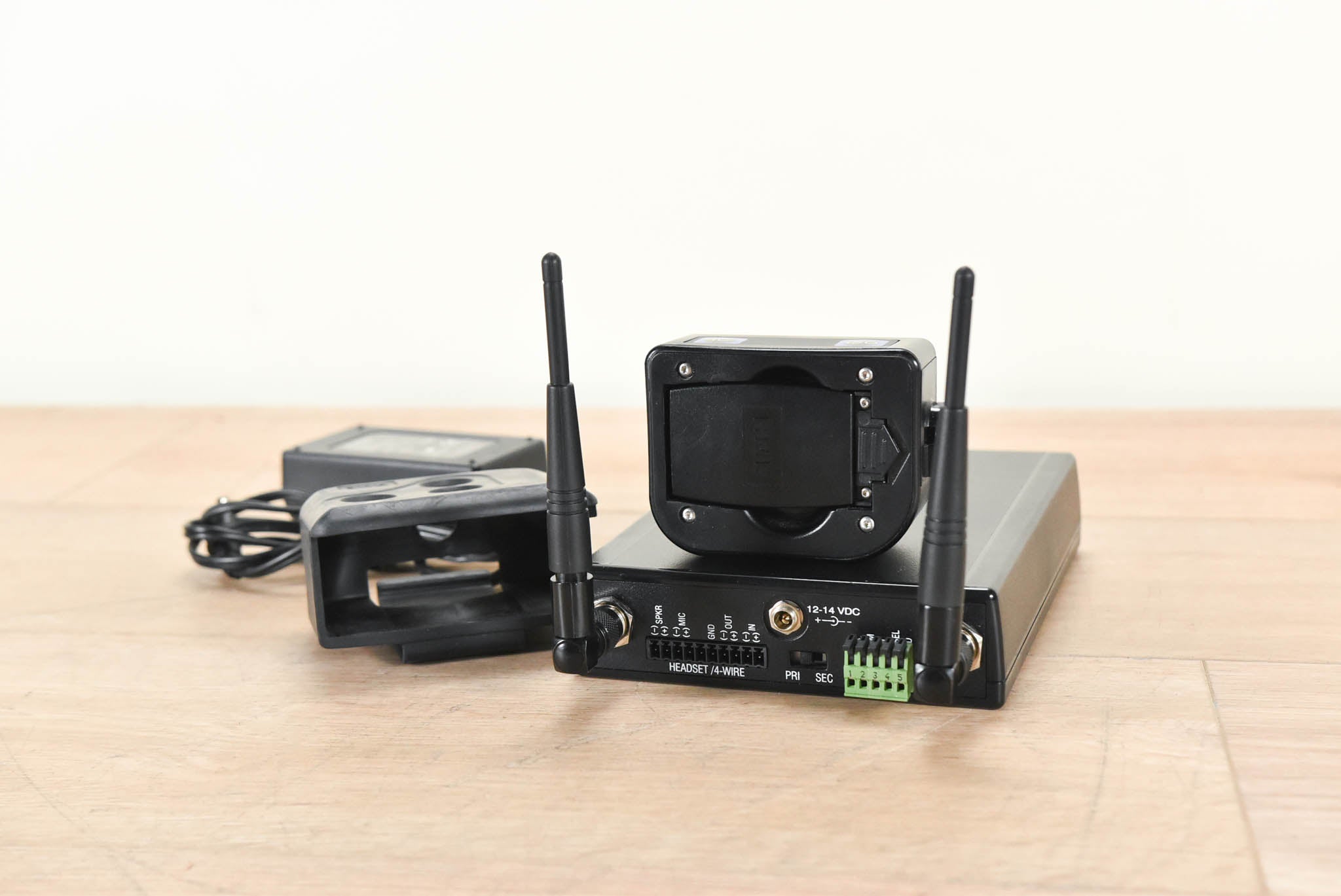 HME DX121 Digital Wireless Inctercom Base Station with BP200 Beltpack