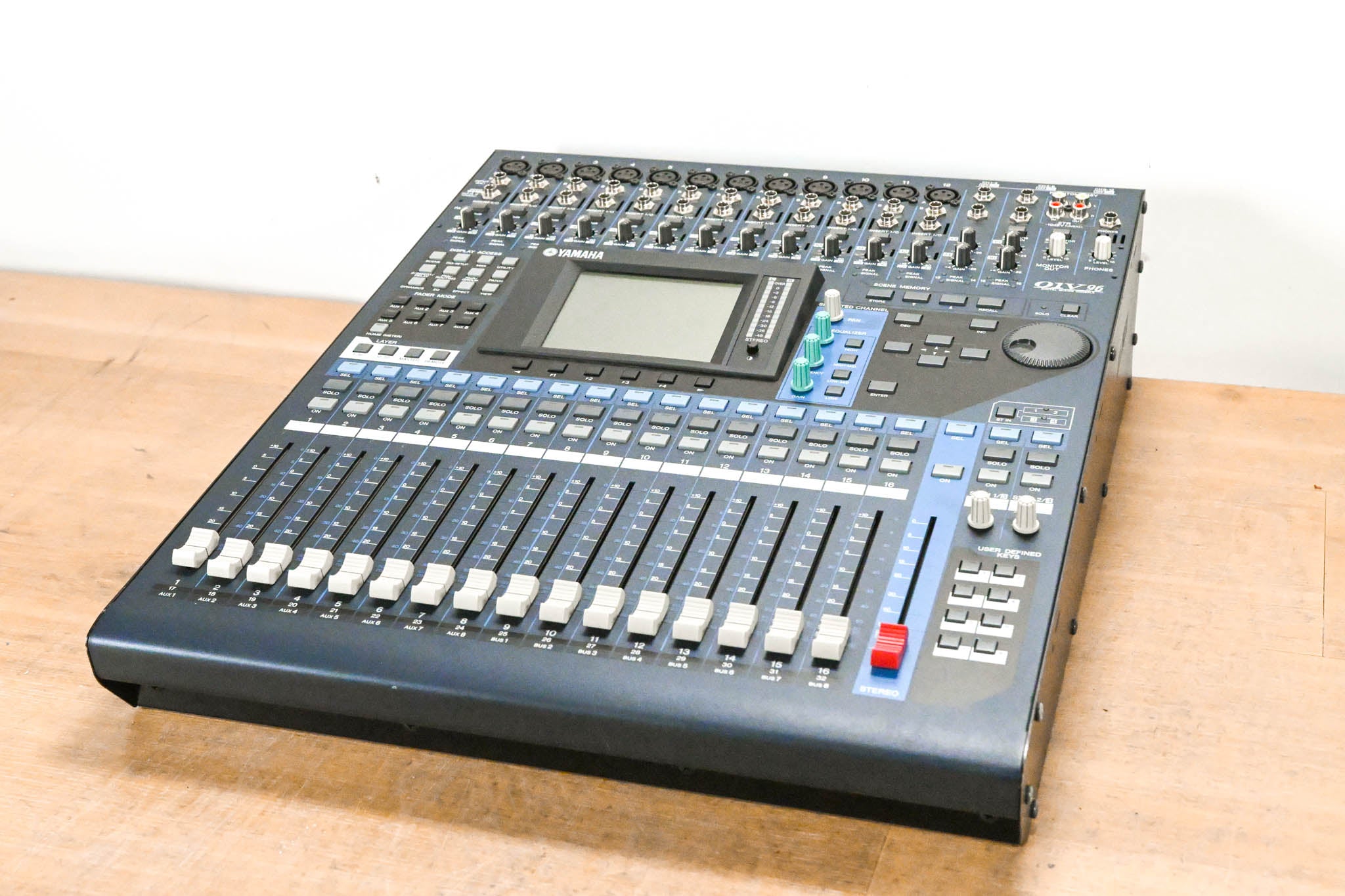 Yamaha 01V96VCM 24-Bit/96k Digital Recording Mixer