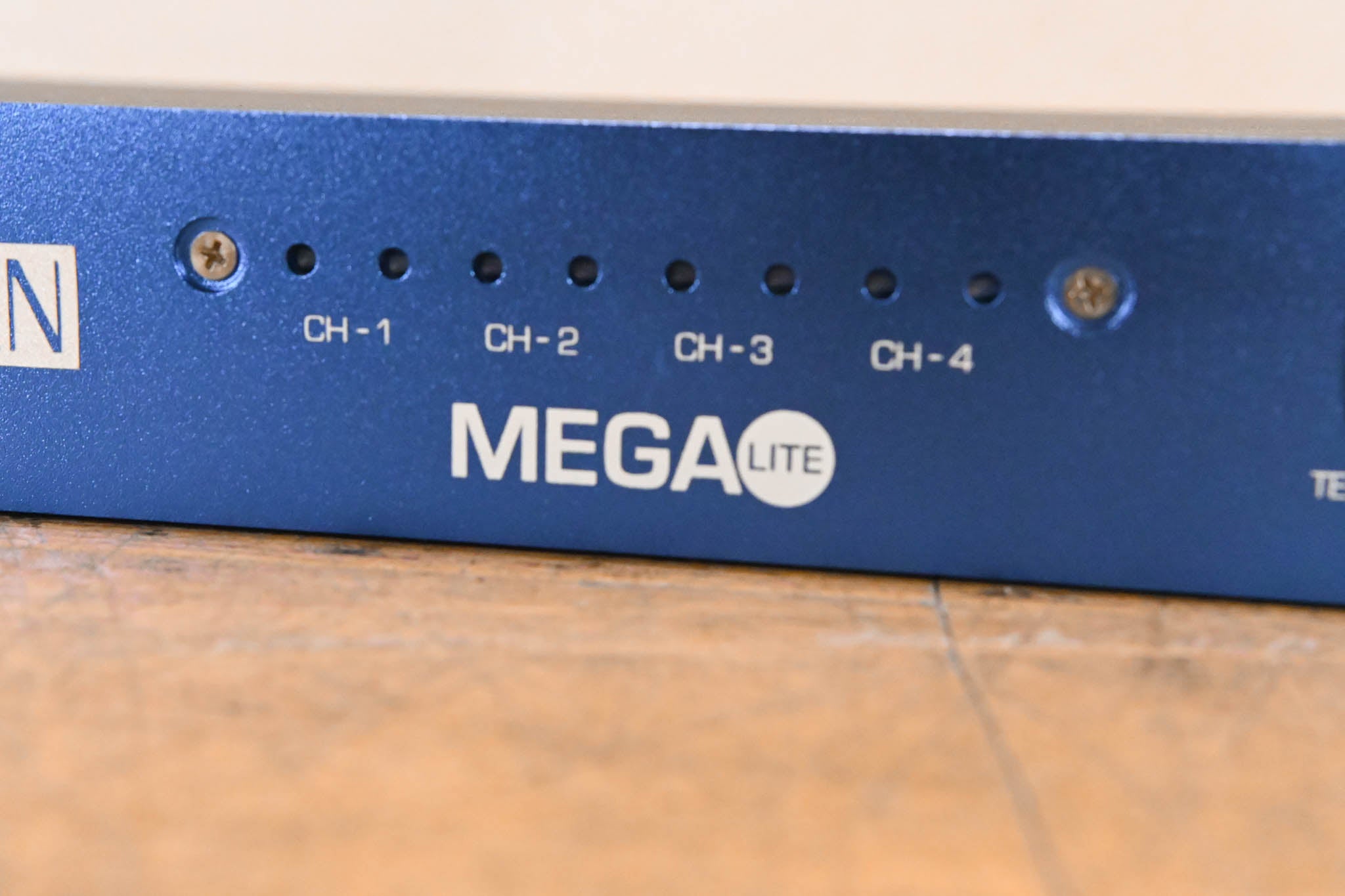 MEGA-LITE MC1040 Enlighten Splitter DMX Lighting Control