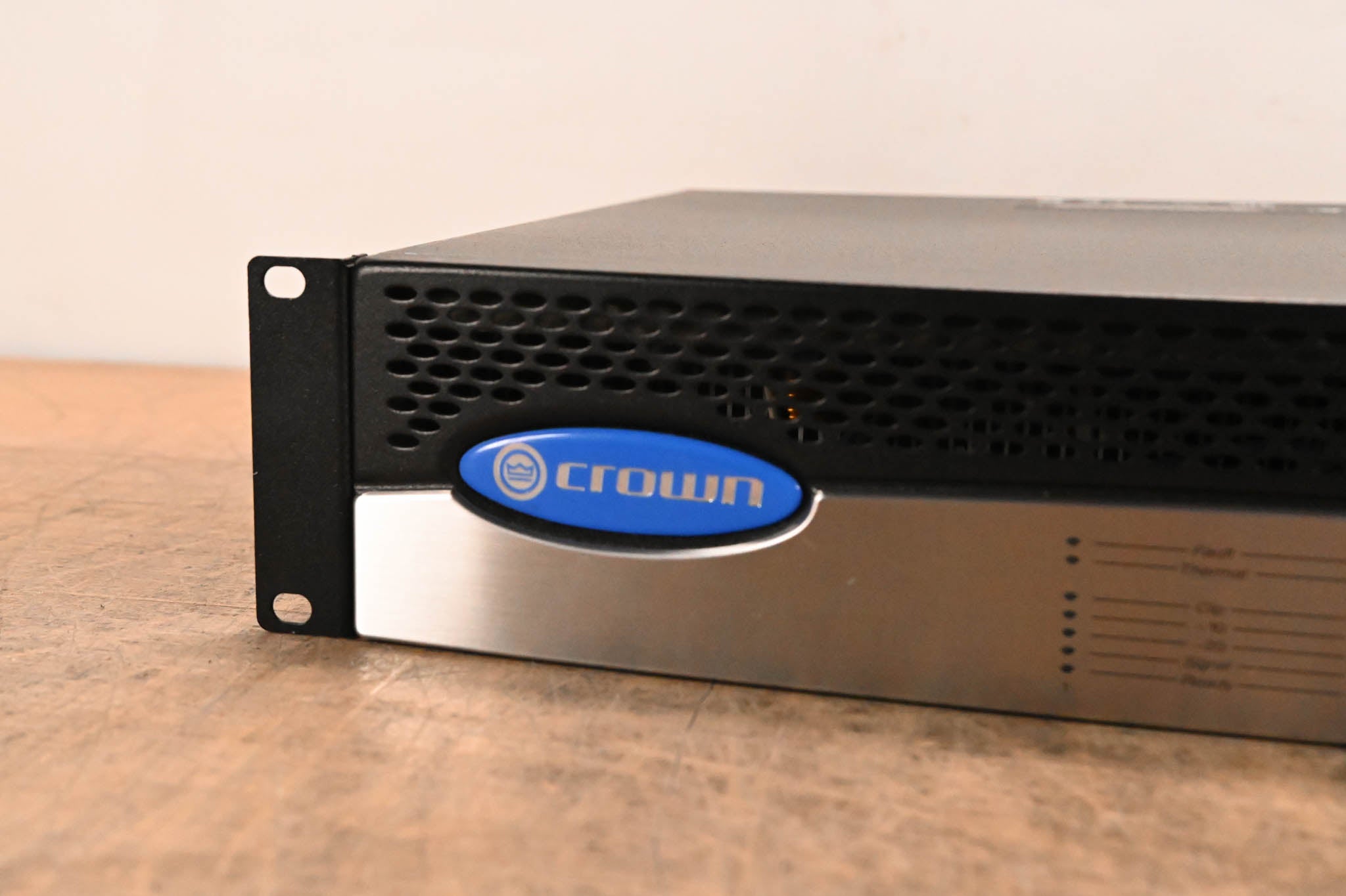 Crown CTs 600 Two-Channel 300W Power Amplifier