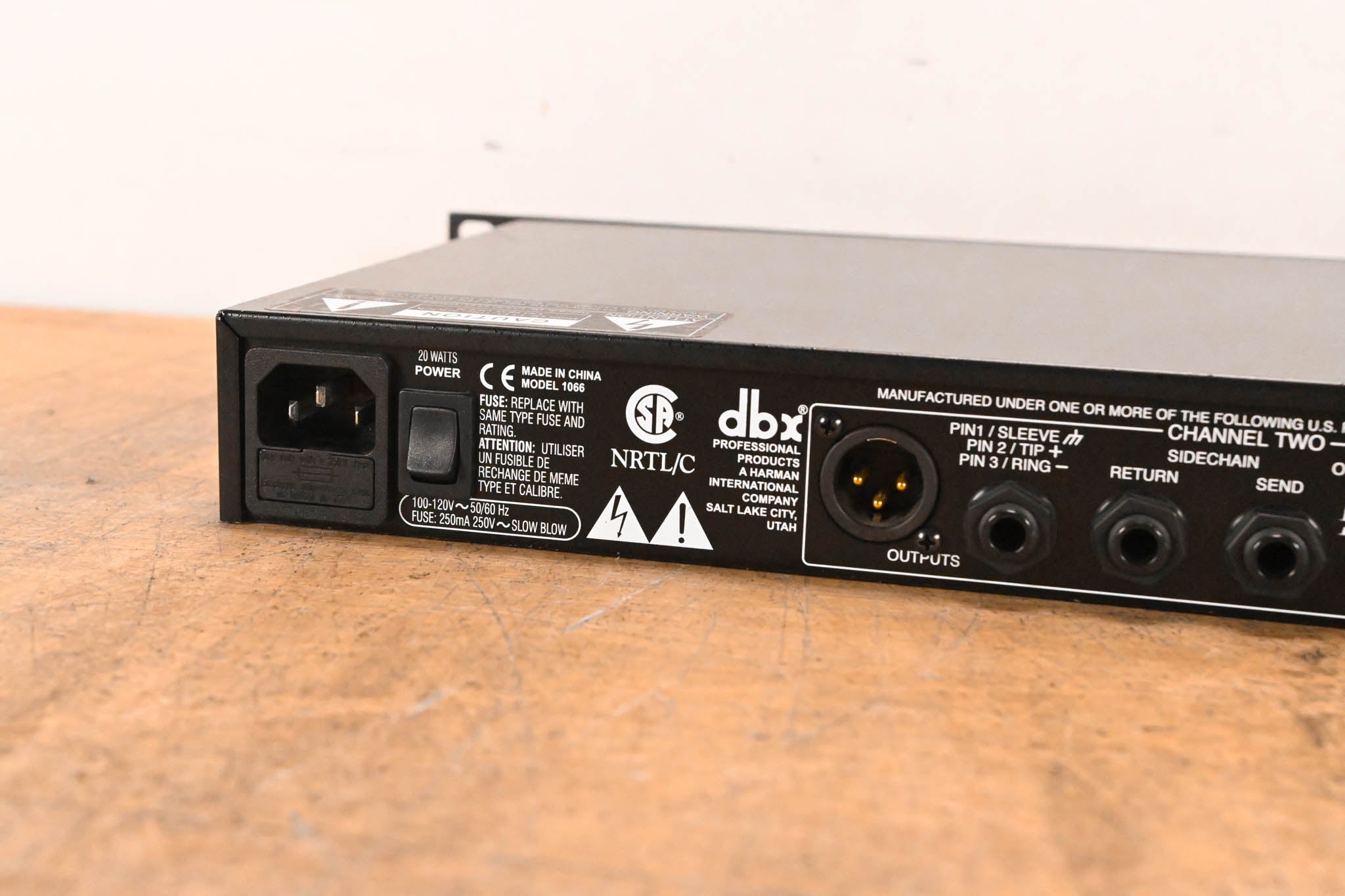 dbx 1066 2-Channel Compressor/Limiter/Gate