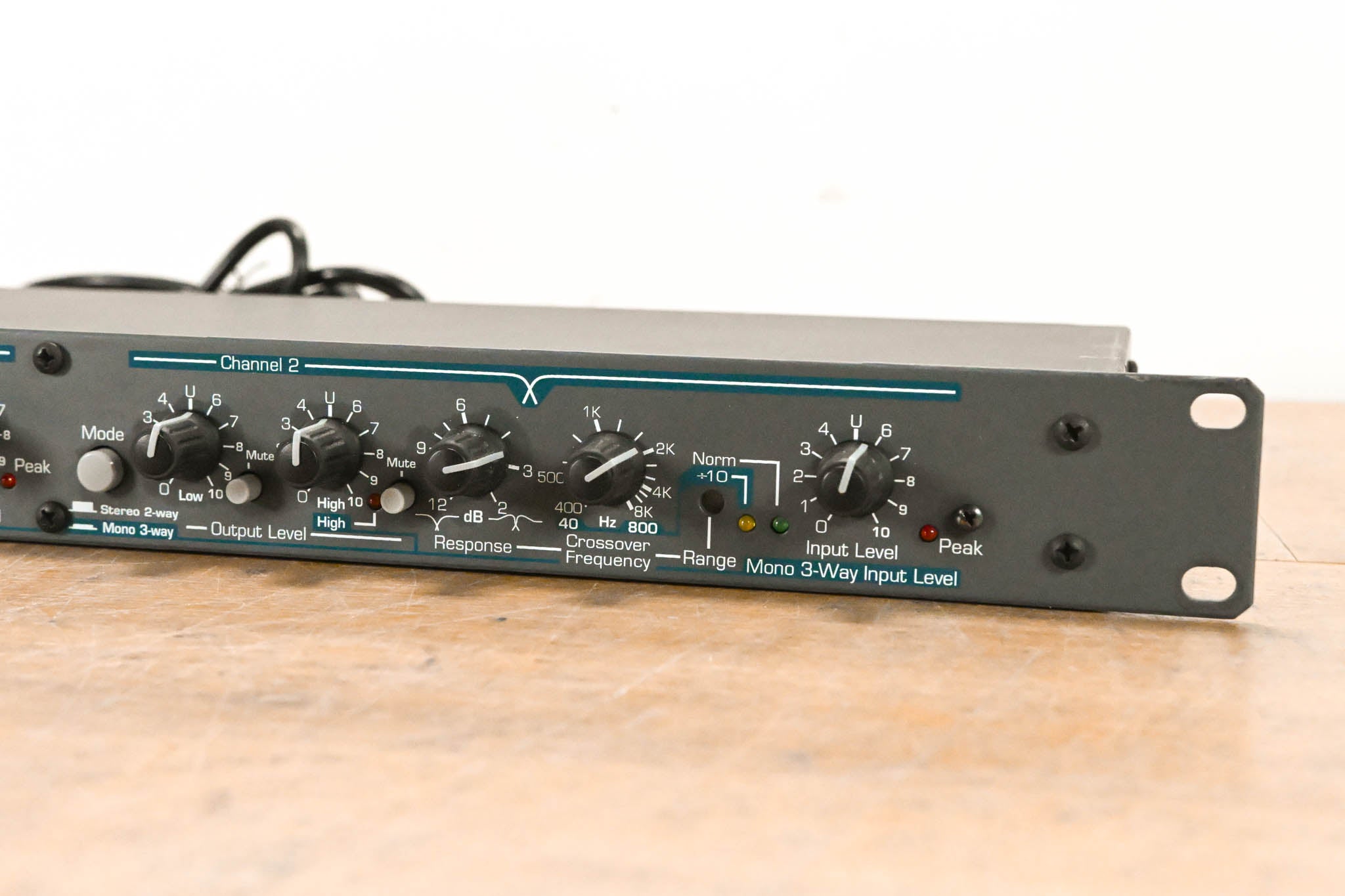 Ashly XR-1001 Stereo 2-Way, Mono 3-Way Crossover