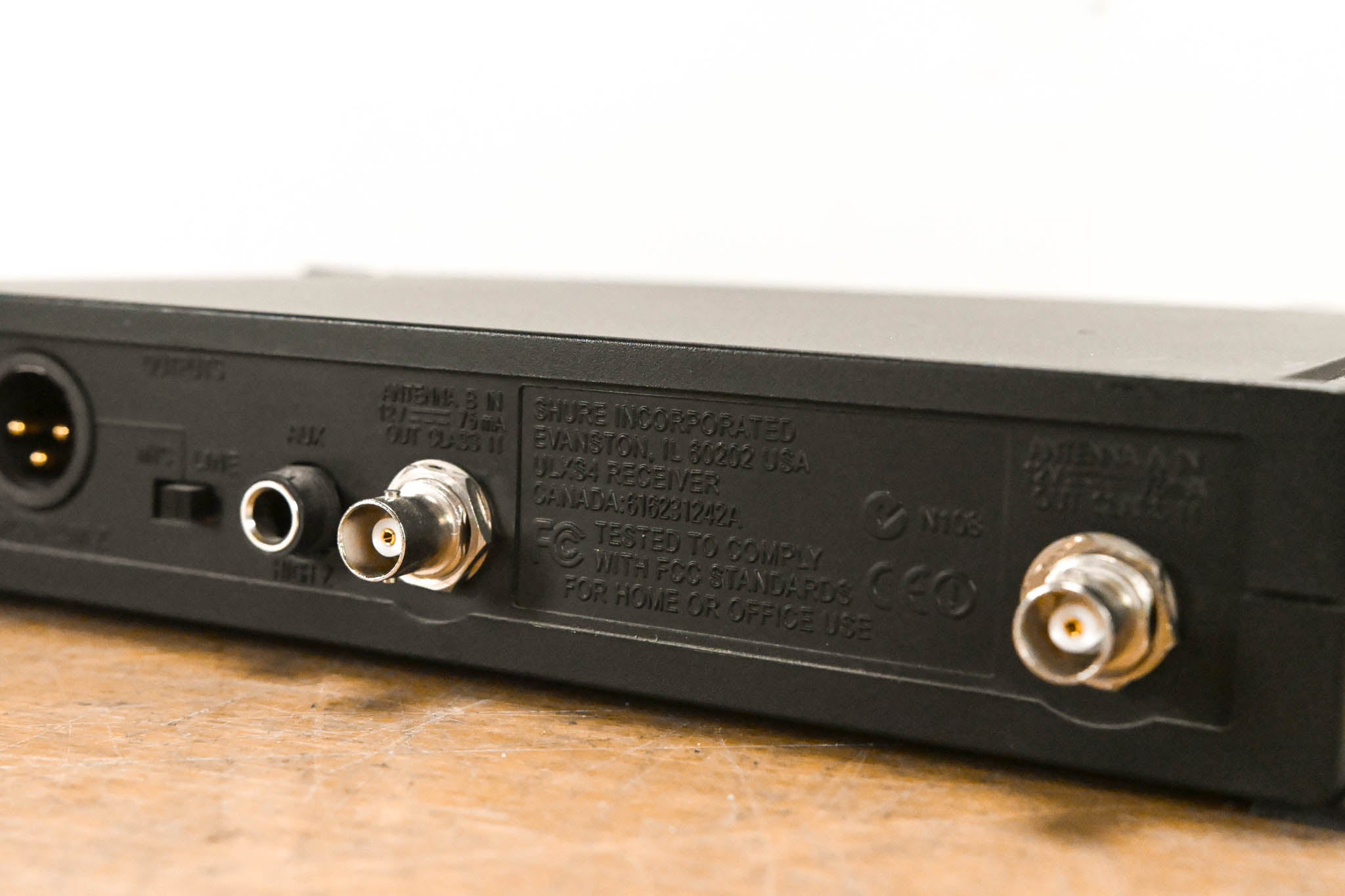 Shure ULXS4 Wireless Receiver - J1 Band: 554-590 MHz (NO POWER SUPPLY)