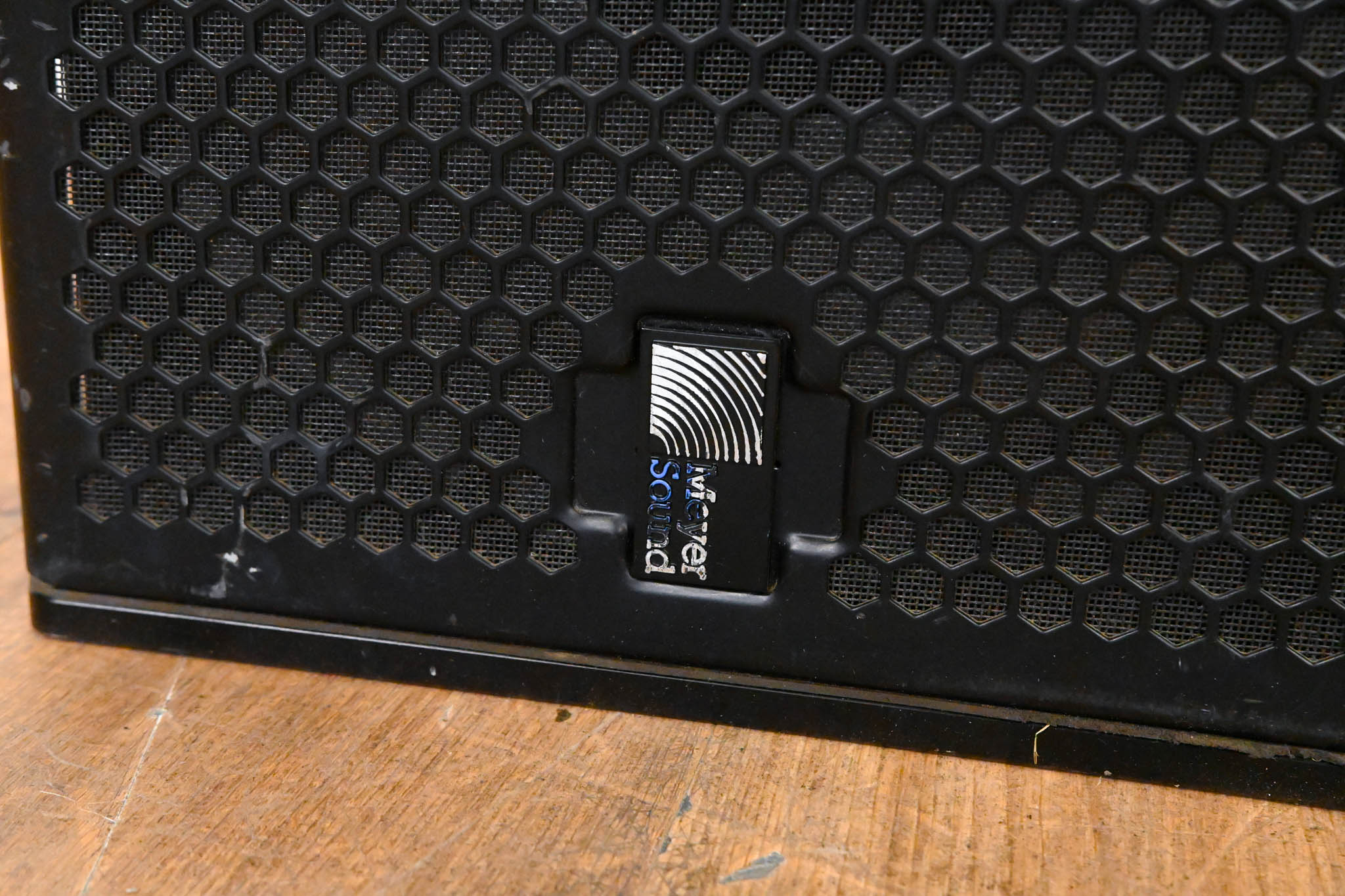 Meyer Sound UPJ-1P Compact VariO Loudspeaker (PAIR)