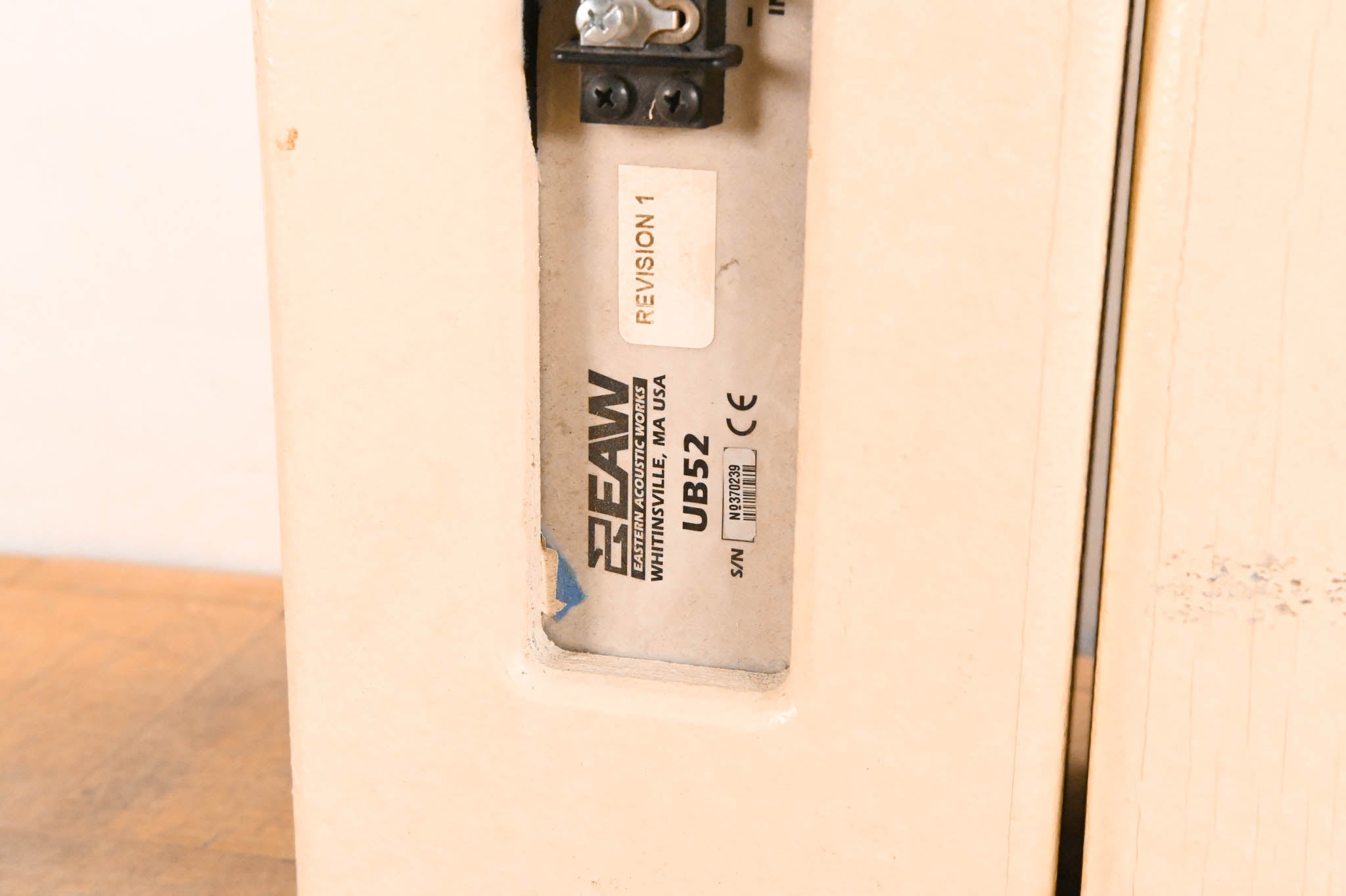 EAW UB52 Two-Way Full-Range Loudspeaker - White (PAIR)