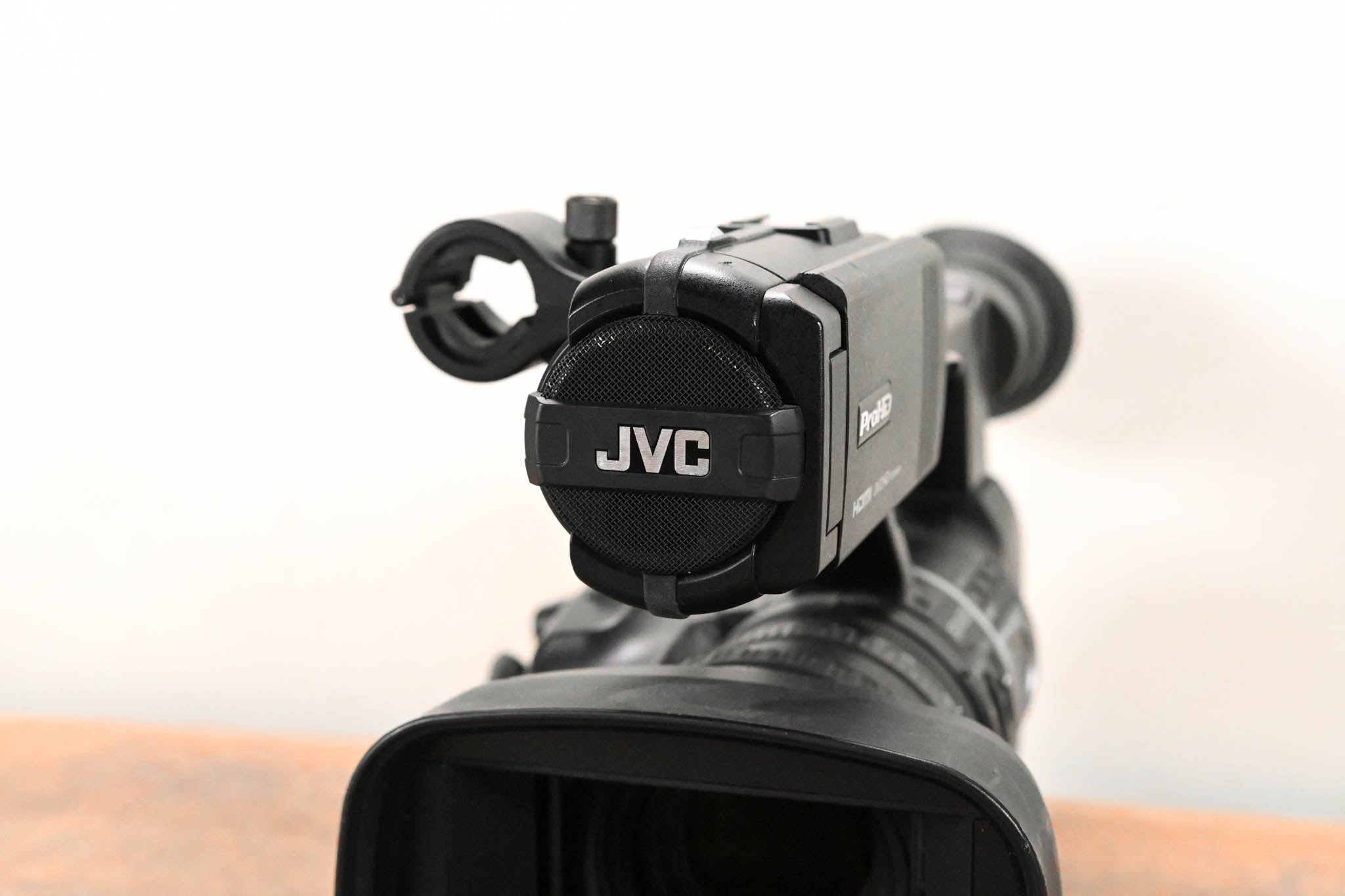 JVC GY-HM620U ProHD Handheld Mobile News Camera