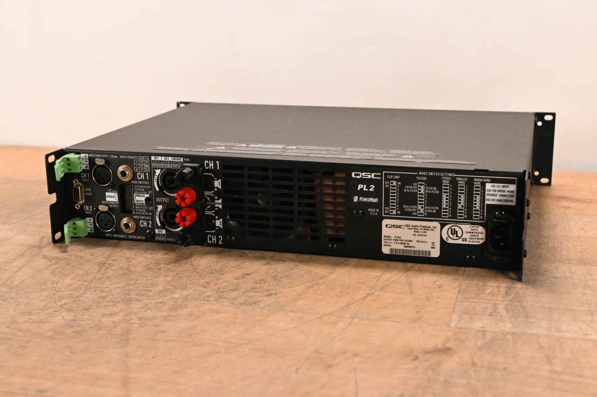 QSC PL224 PowerLight 2 Series 2-Channel Power Amplifier