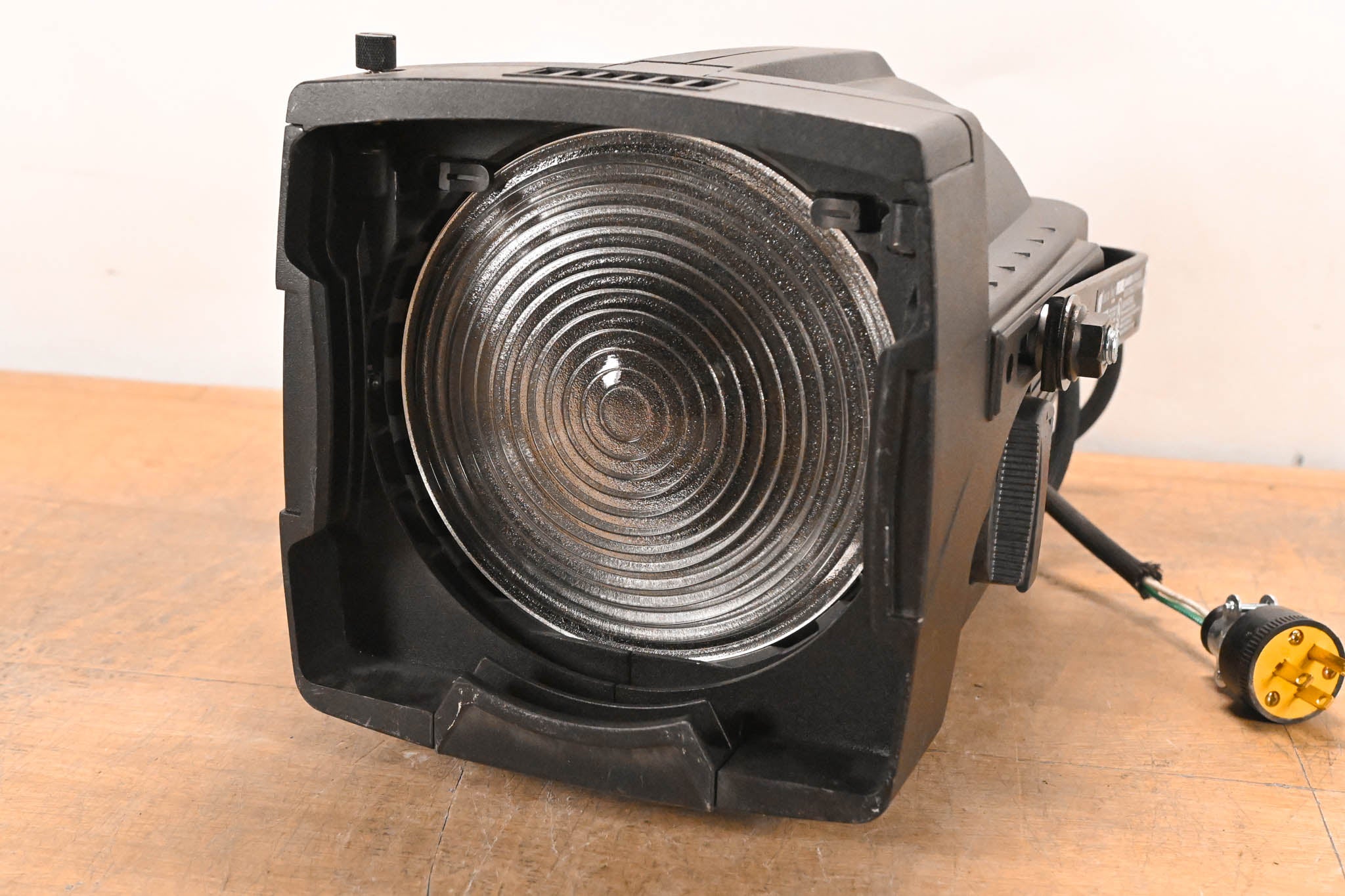 ETC Source Four Fresnel 750W Stage Light Fixture