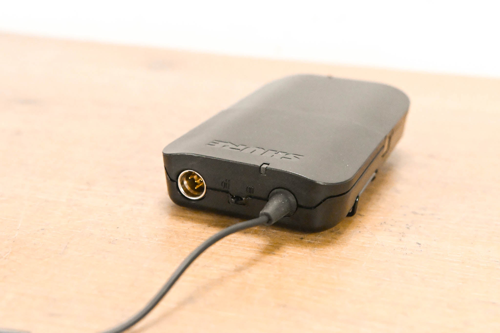 Shure BLX1 Wireless Bodypack Transmitter - J10 Band: 584-608 MHz