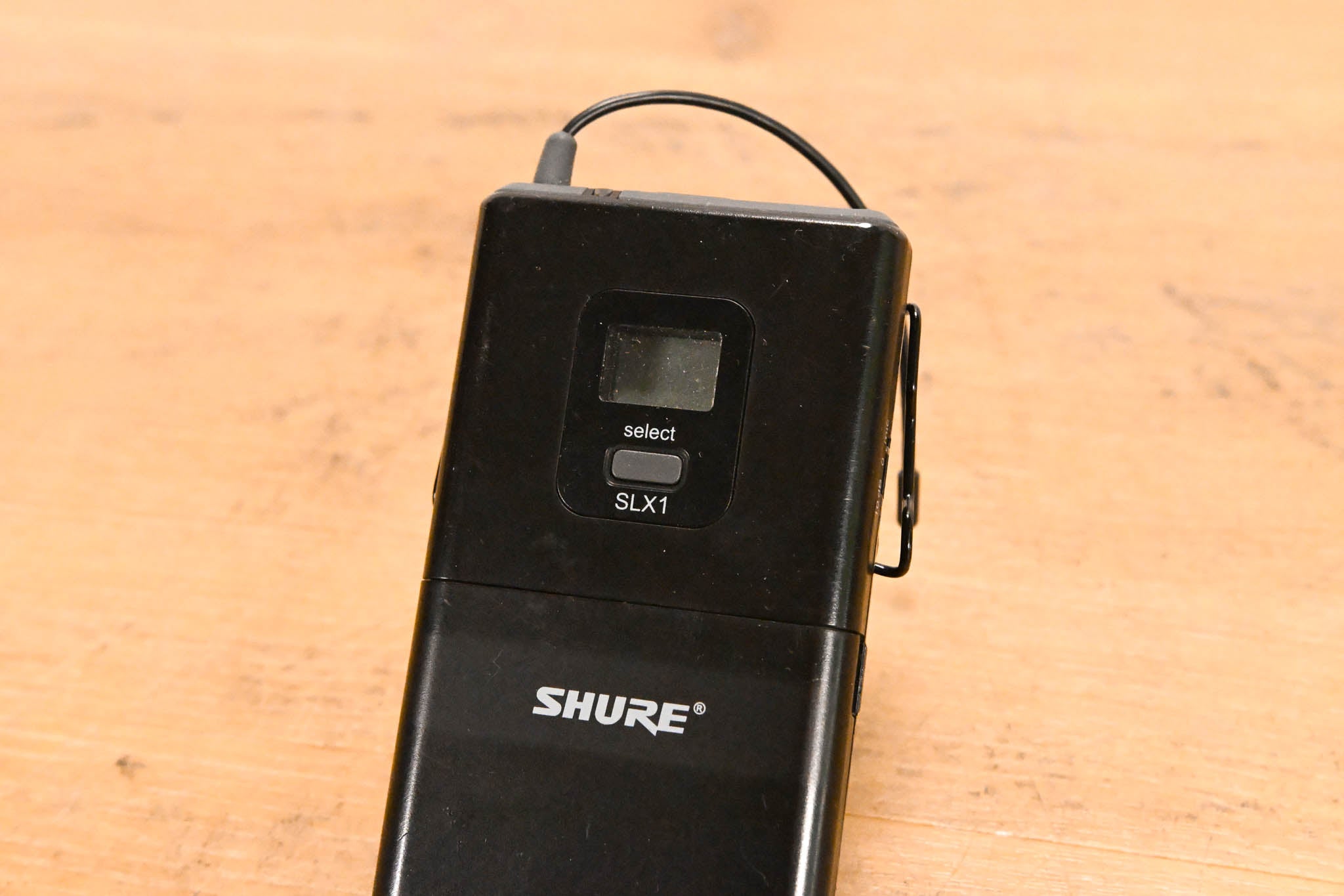 Shure SLX1 Wireless Bodypack Transmitter - J3 Band: 572-596 MHz