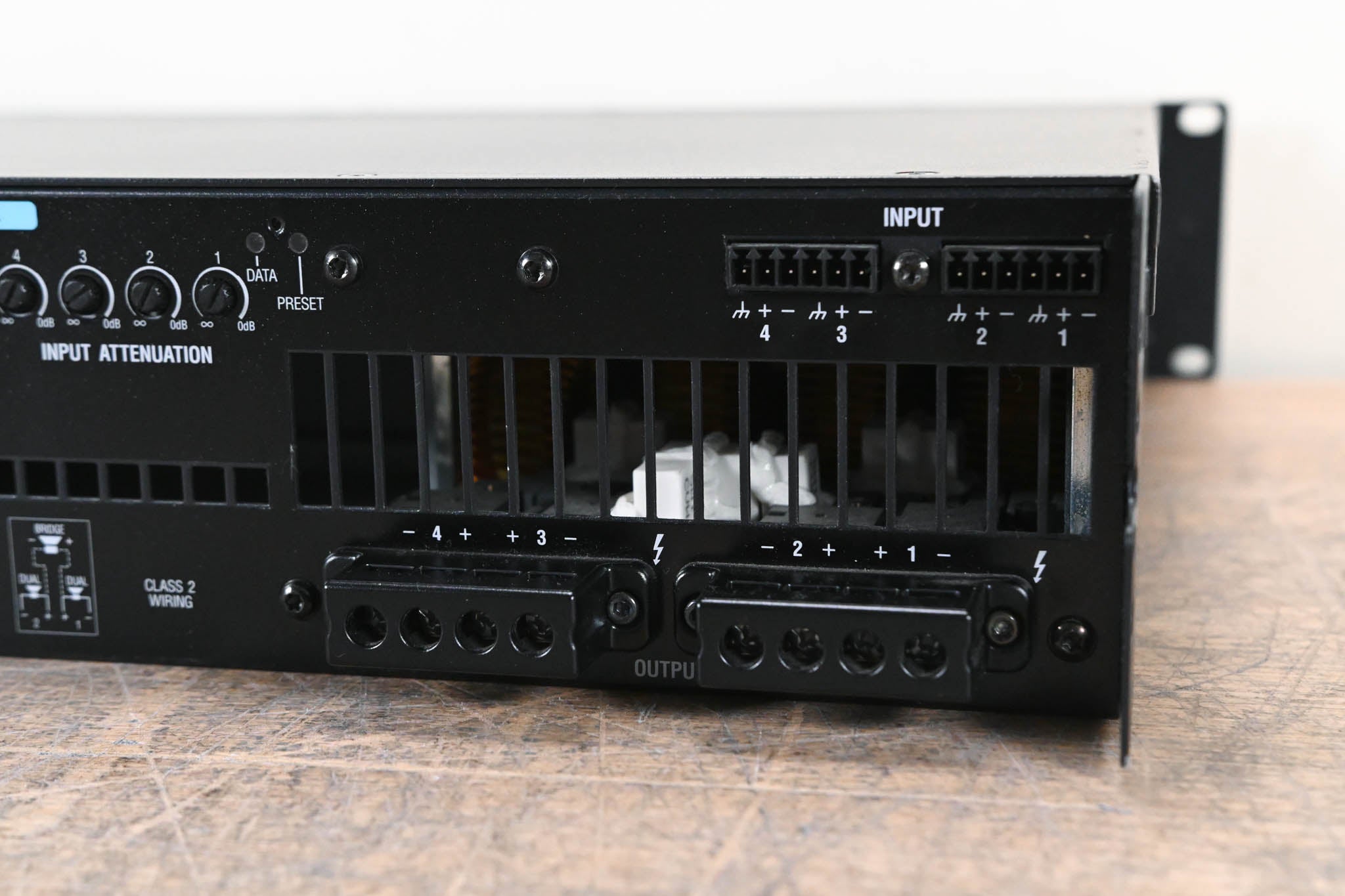 Crown DCi 4|300N DriveCore Install 4-Channel Power Amplifier