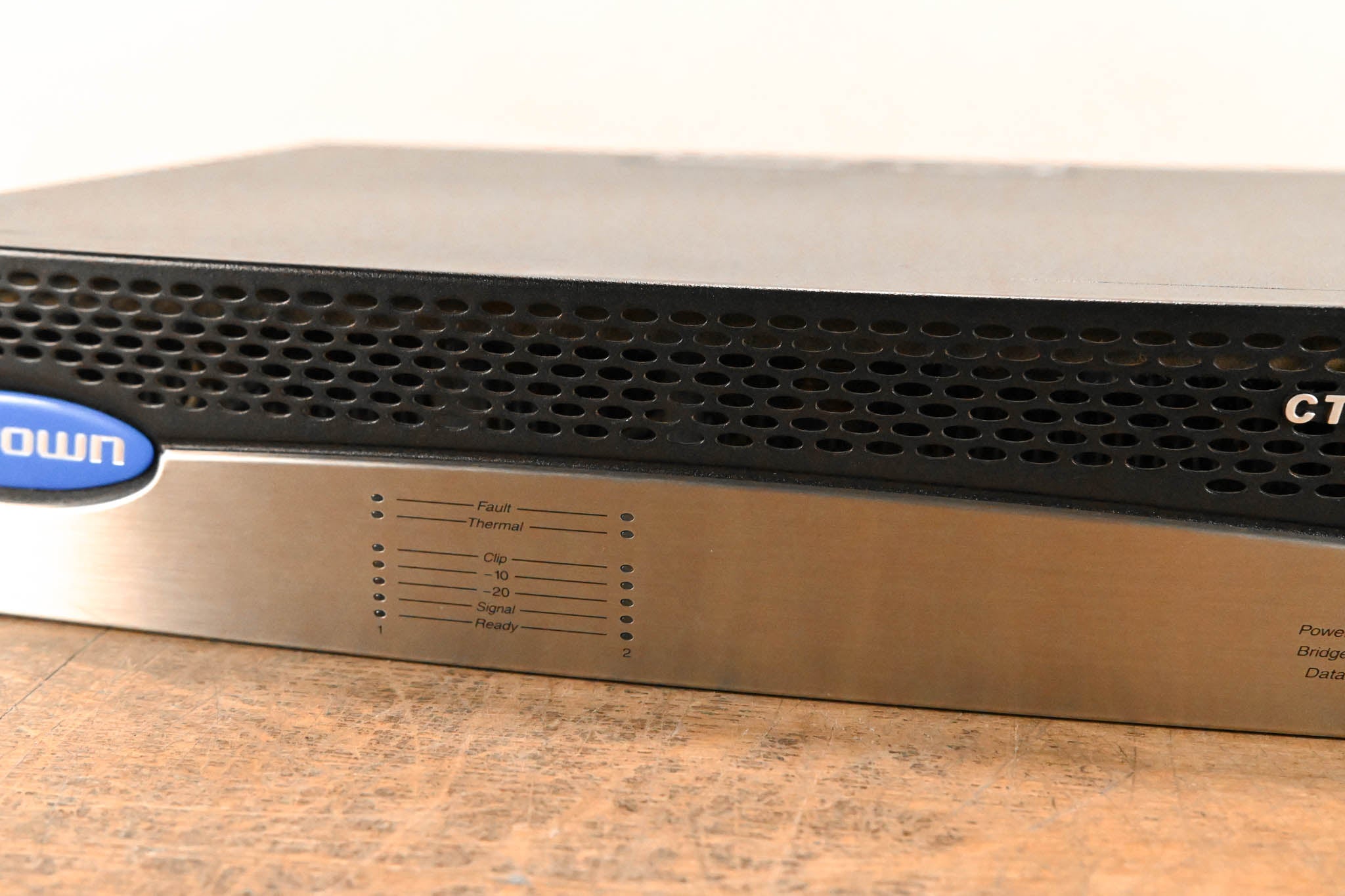 Crown CTs 600 Two-Channel 300W Power Amplifier