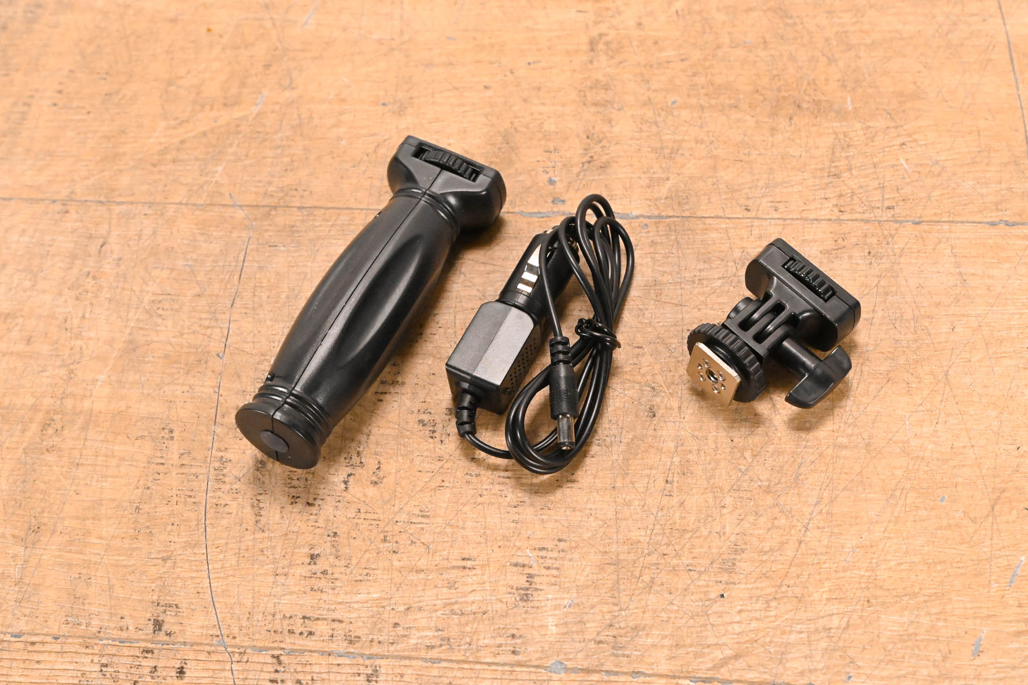 Ikan OYB240 Onyx 240 Bi-Color On-Camera LED Light w/ Accessories