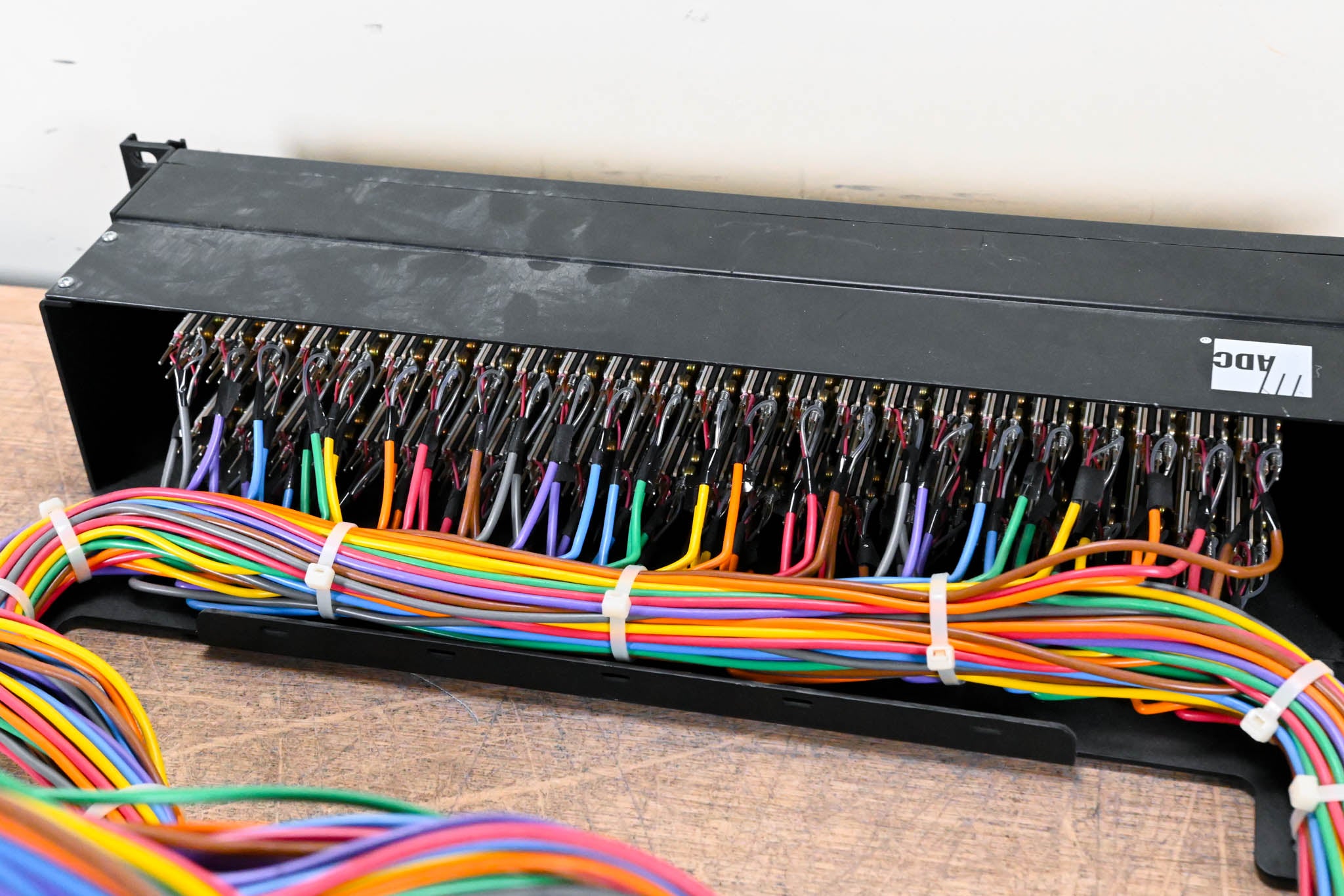 ADC BJF203-4MKII 48-Point Patch Bay with QCP Patch Panel