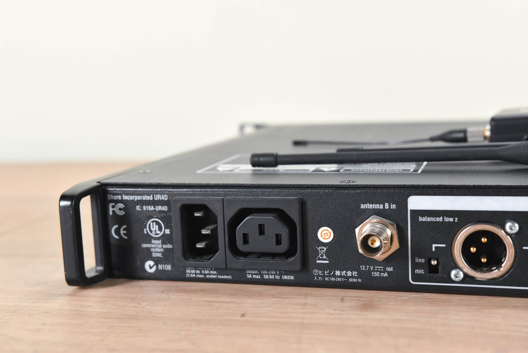 Shure UR4D Wireless Receiver w/ UR1 Belt Pack - L3 Band CG0005Q