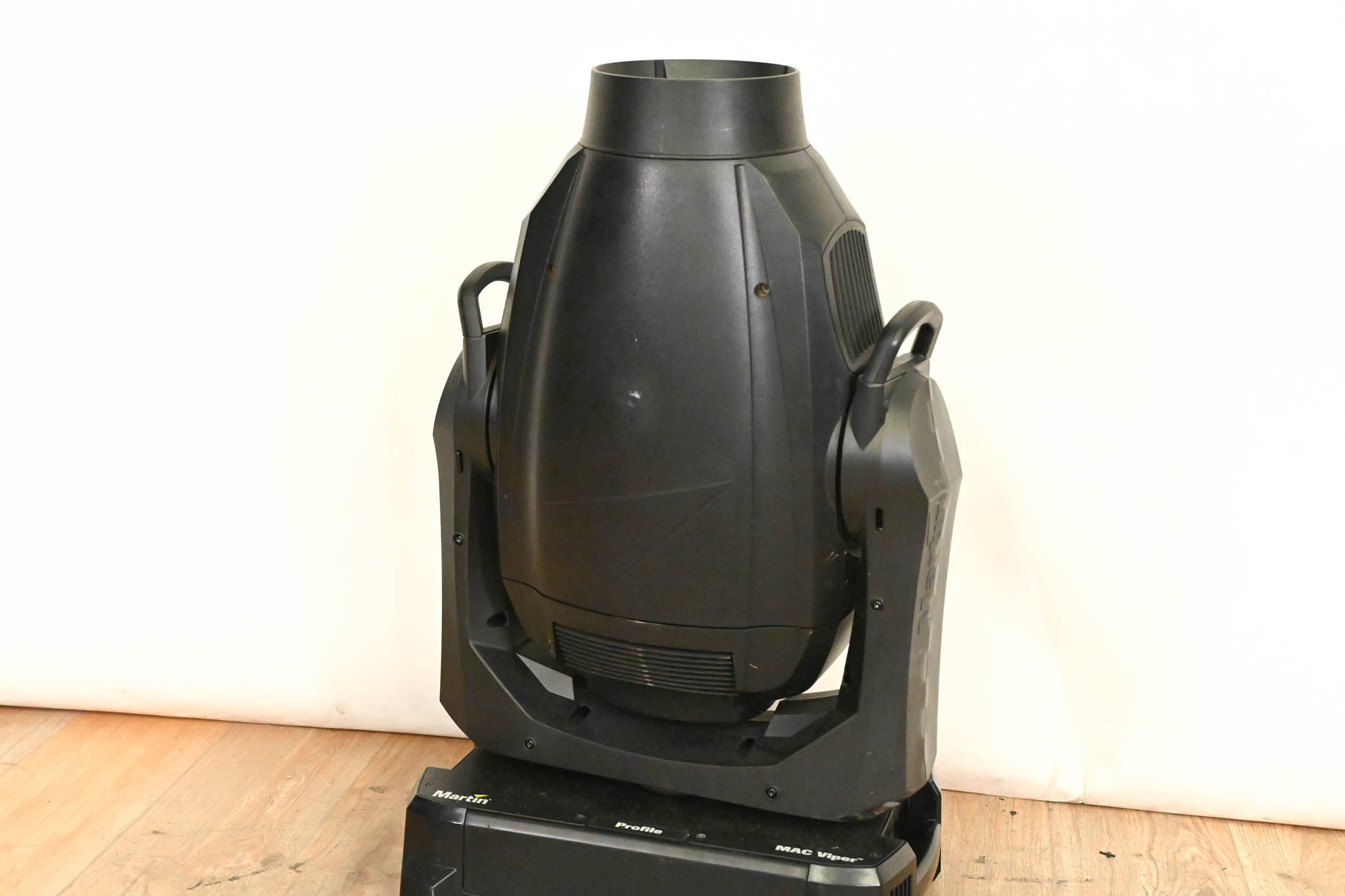 Martin MAC Viper Profile High Output Discharge-Based Moving Light